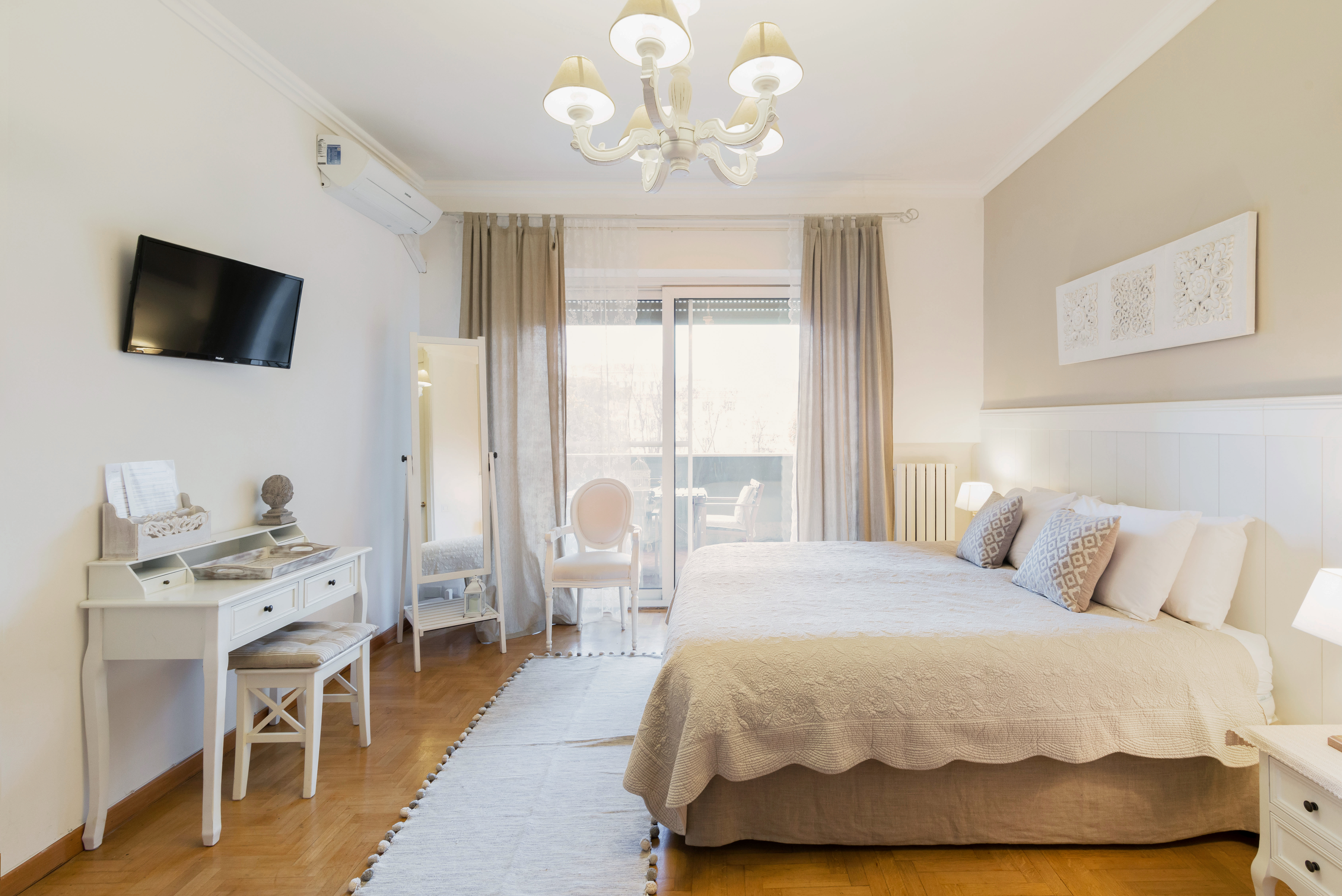 Elegant, bright apartment with Vatican view