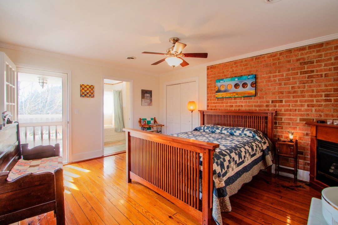 Shenandoah Manor B&B (all rooms) Bed and breakfasts for Rent in