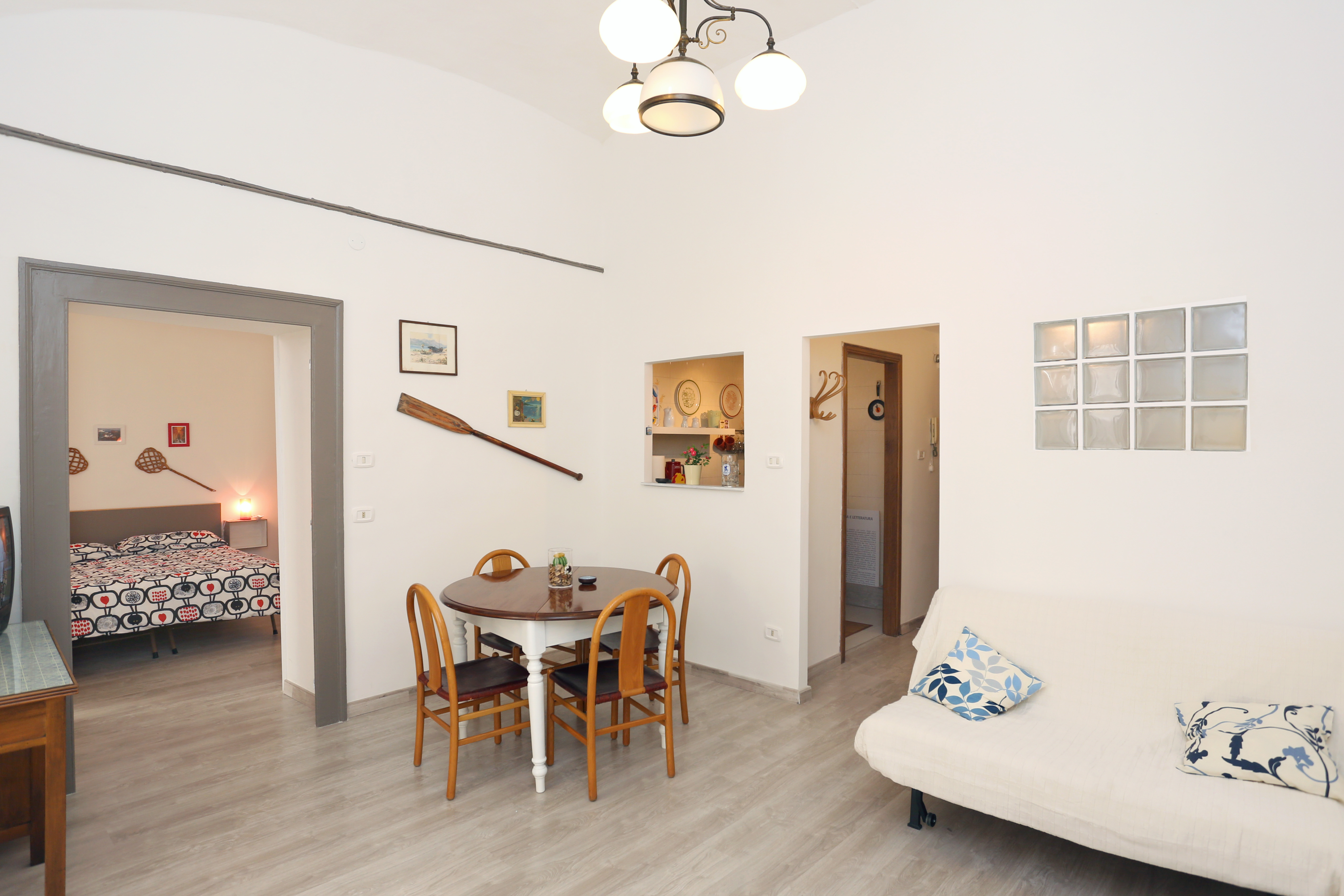 naples cozy and spacious apt 4 pax! in San Lorenzo, Naples
