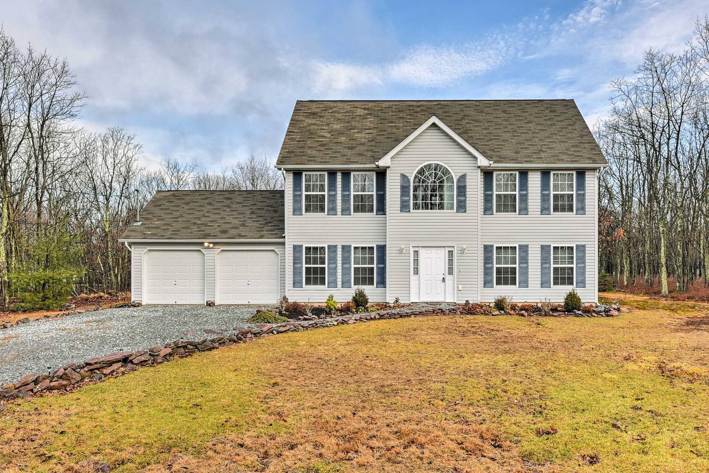 Pocono Tara 3BR Home Near Skiing & Lakes! Houses for Rent in