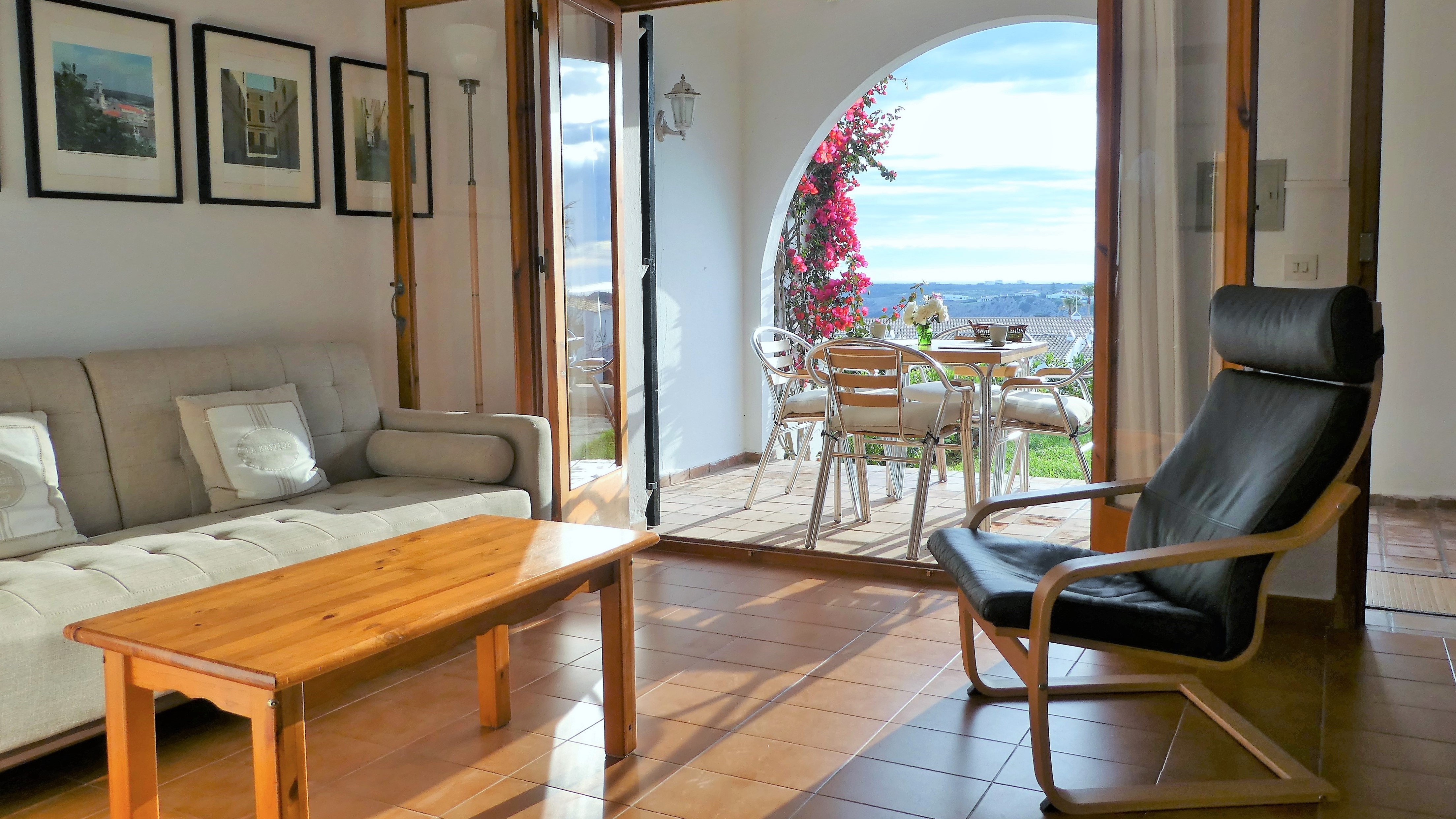 Apartment with views close to the beach