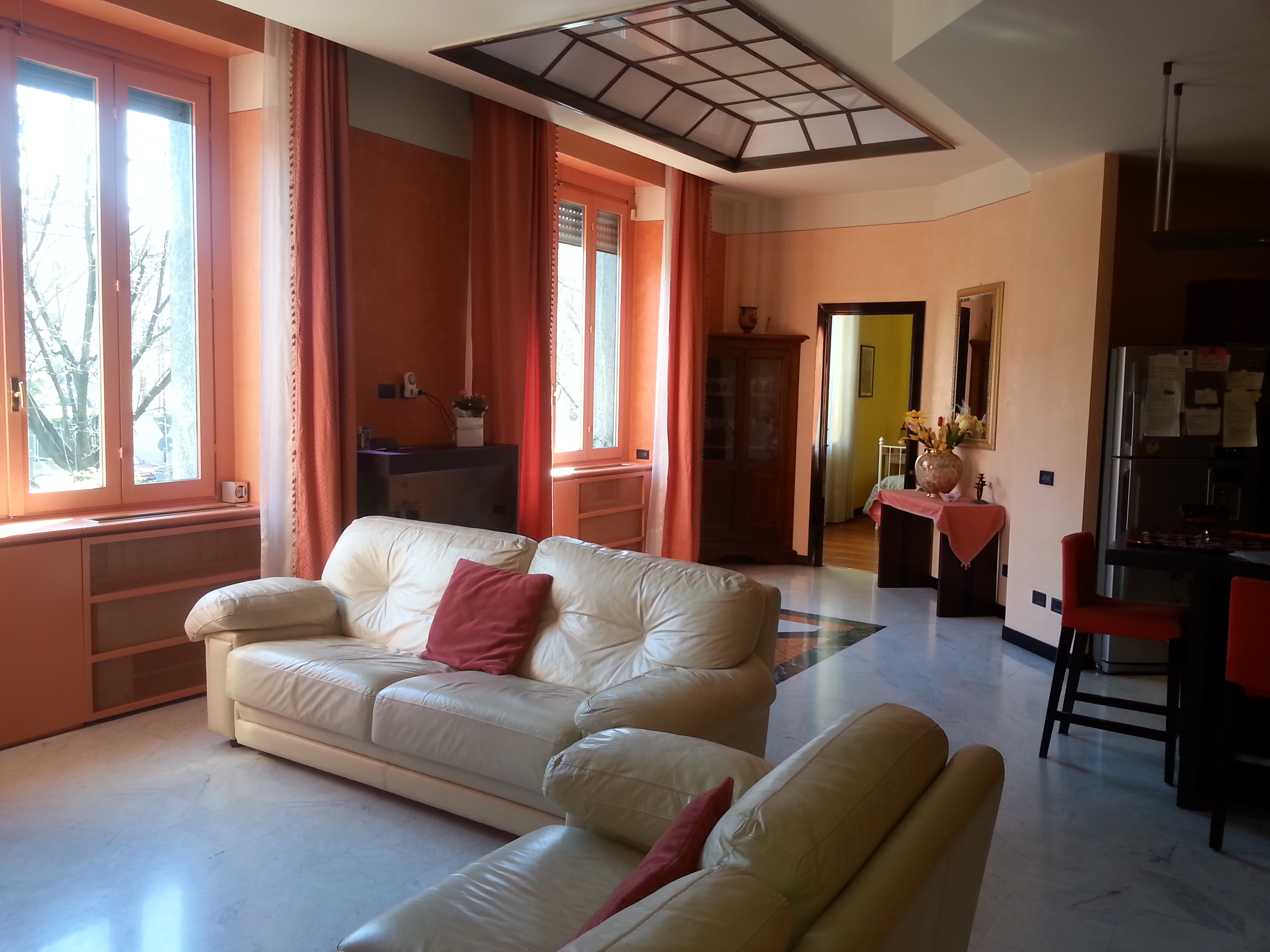 elegant apartment, close downtown