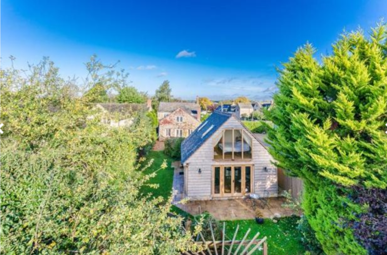 Lovely Garden Annex with Breathtaking Views Guest houses for Rent in