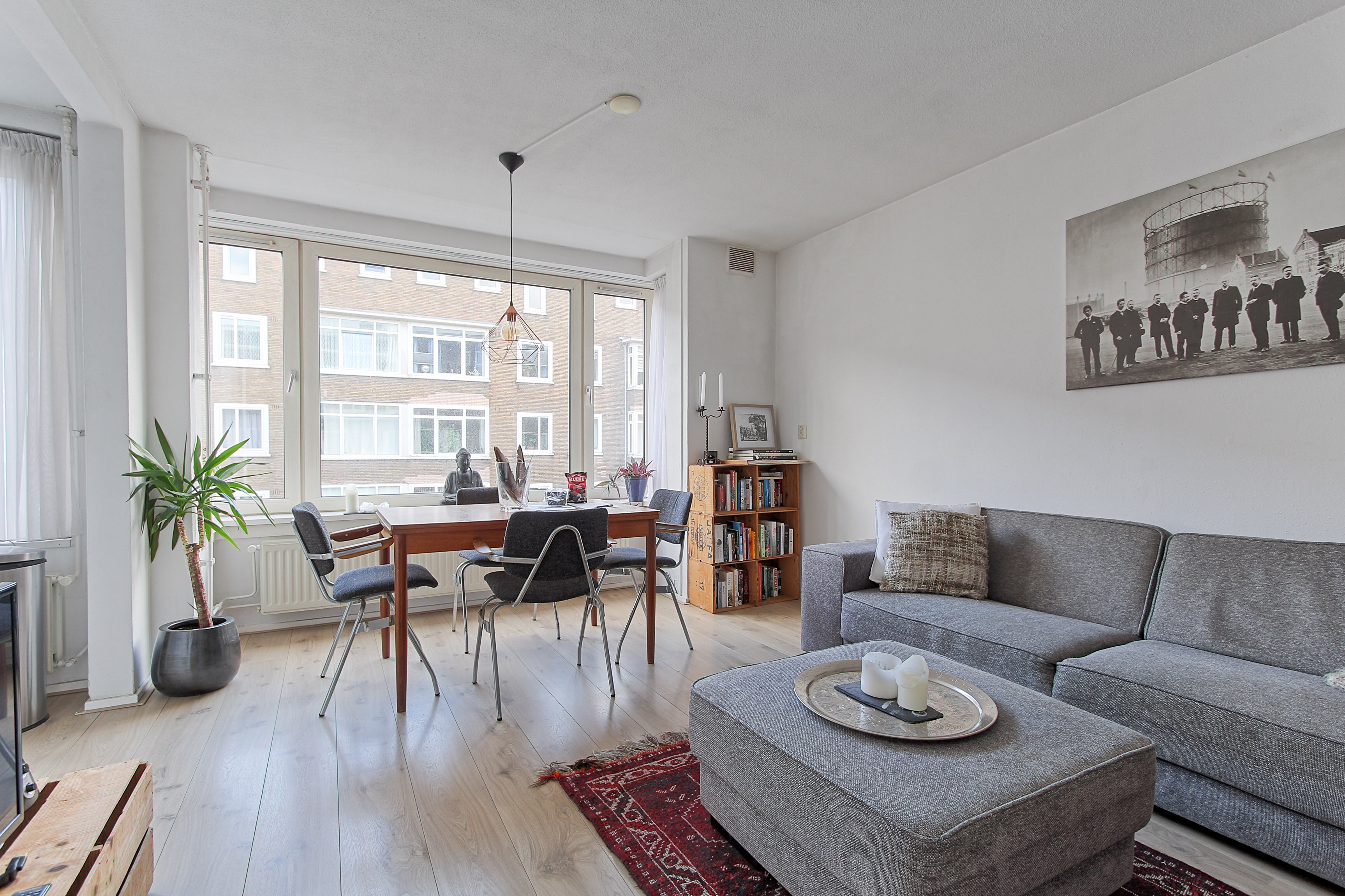 Spacious&Light apt. + sunny balcony @ lively area! in Bos en Lommer, Amsterdam