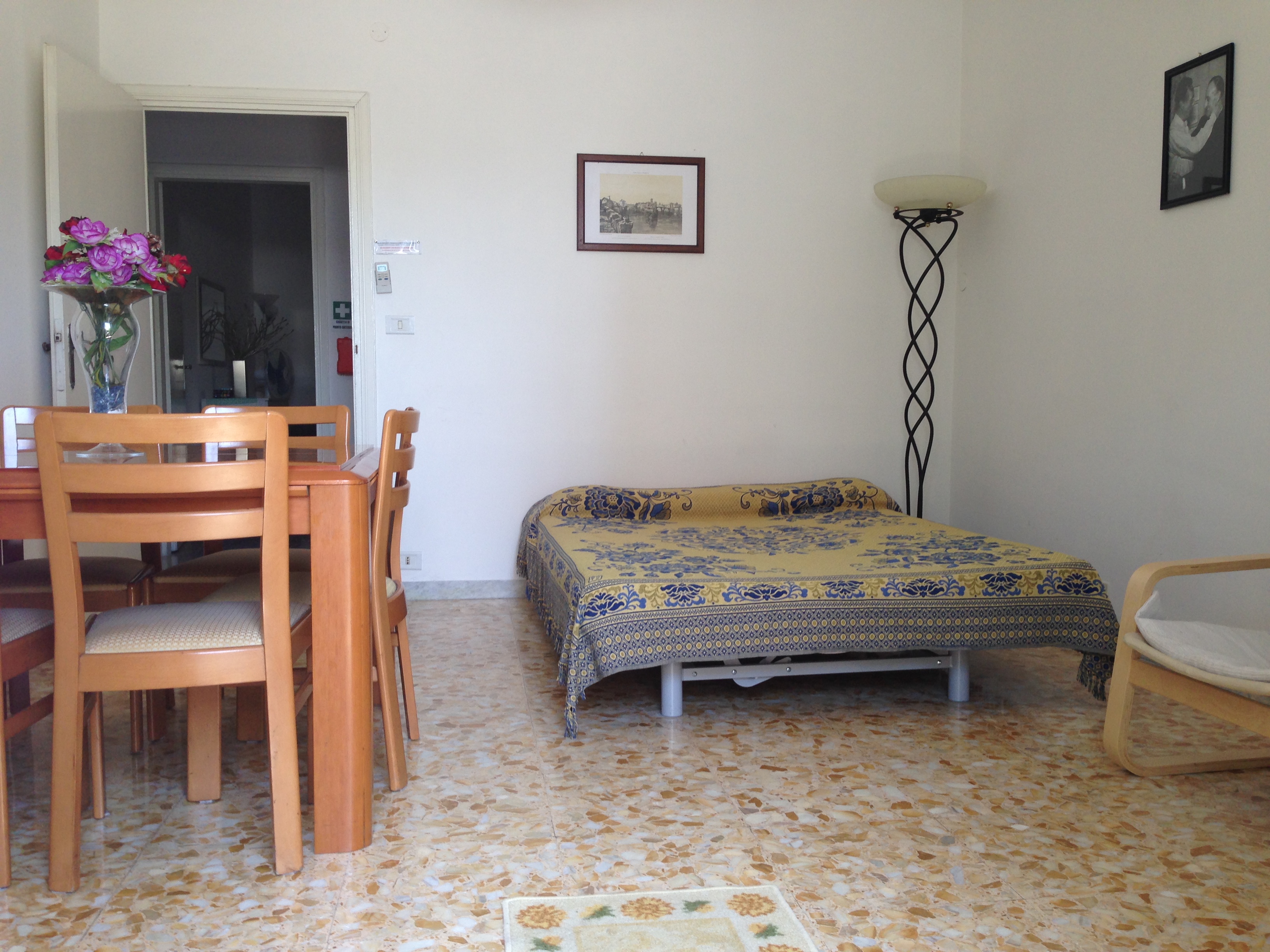 Private house with patio garden in Ostia Antica Houses for Rent in Aciliacastel Fusanoostia