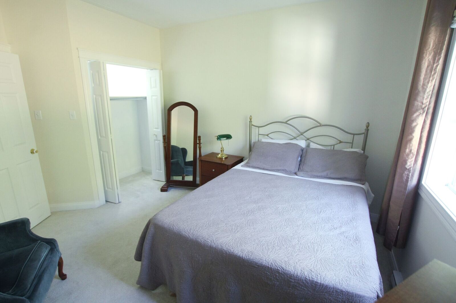 Private Room in Clean, Spacious, Large Shared Home in Saint Marys, New Brunswick