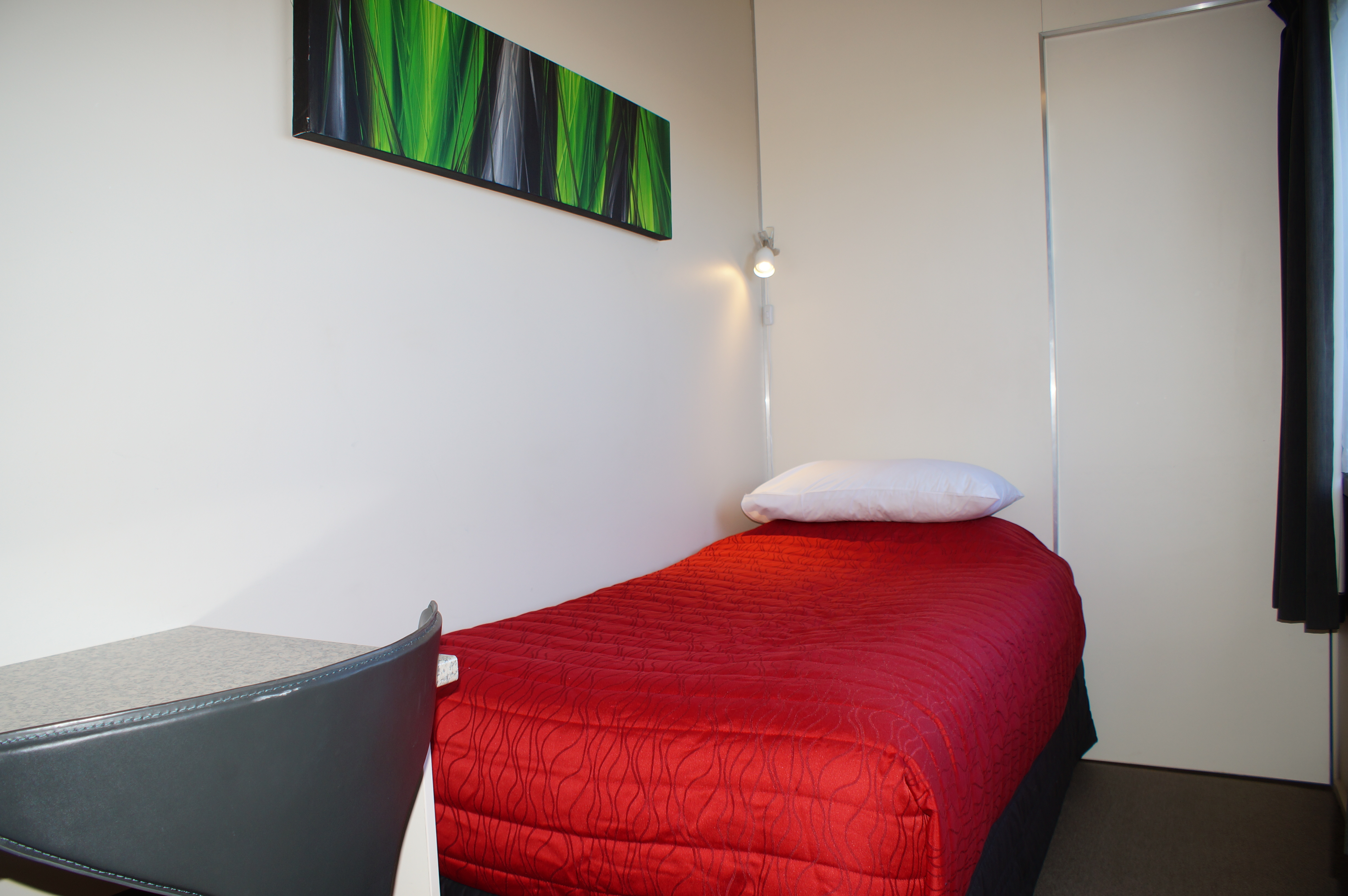 Single Compact Unit with ensuite