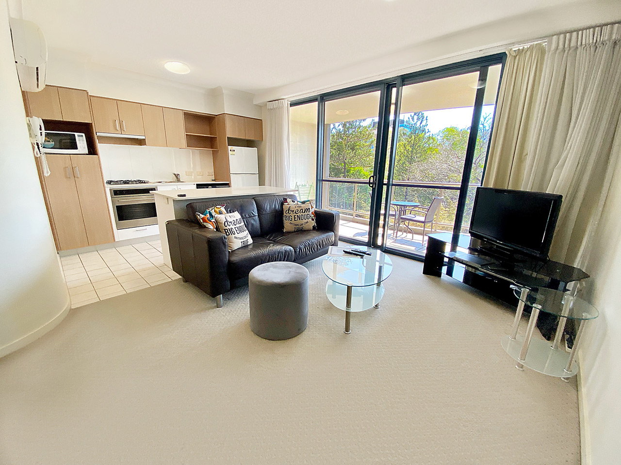 1BD Lovely Entire Self-contained Apartment in Auchenflower, Brisbane