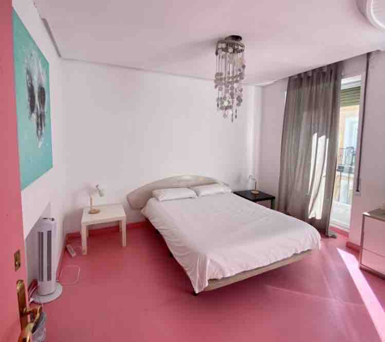 Habitación con balcón, baño compartido en Malasaña