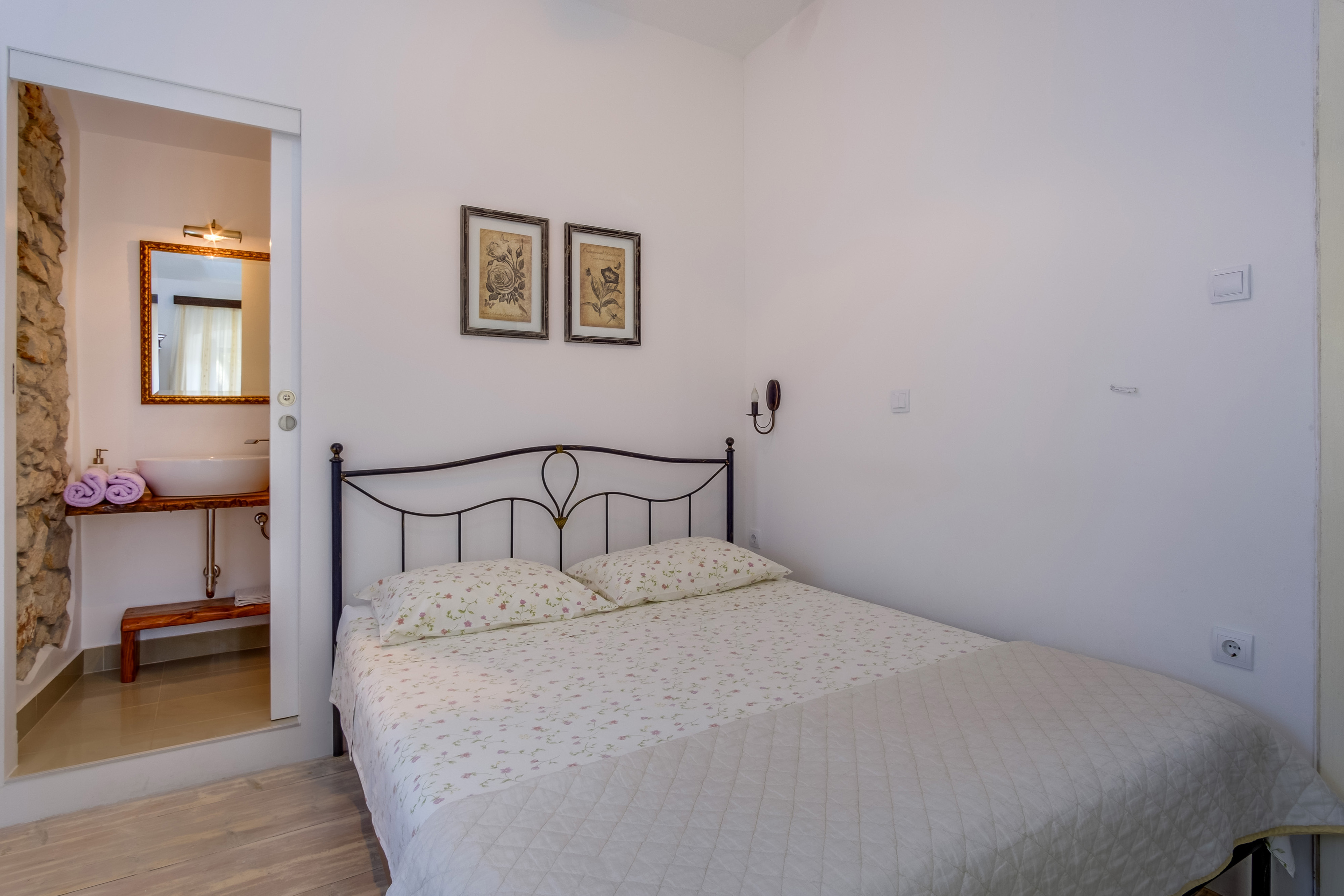NEW room, decorated in old style Houses for Rent in Mali Losinj