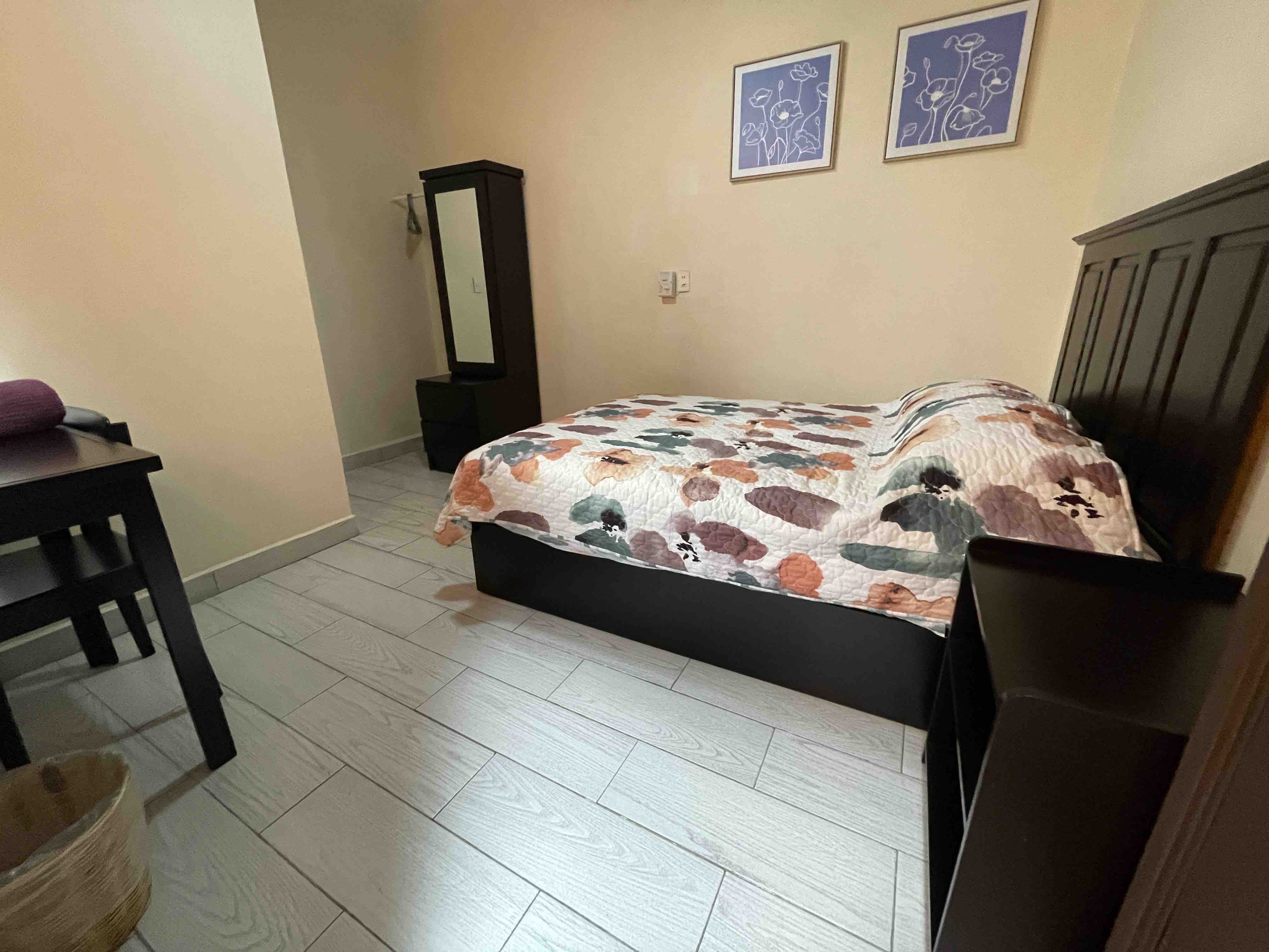 Private room 10 minutes from City