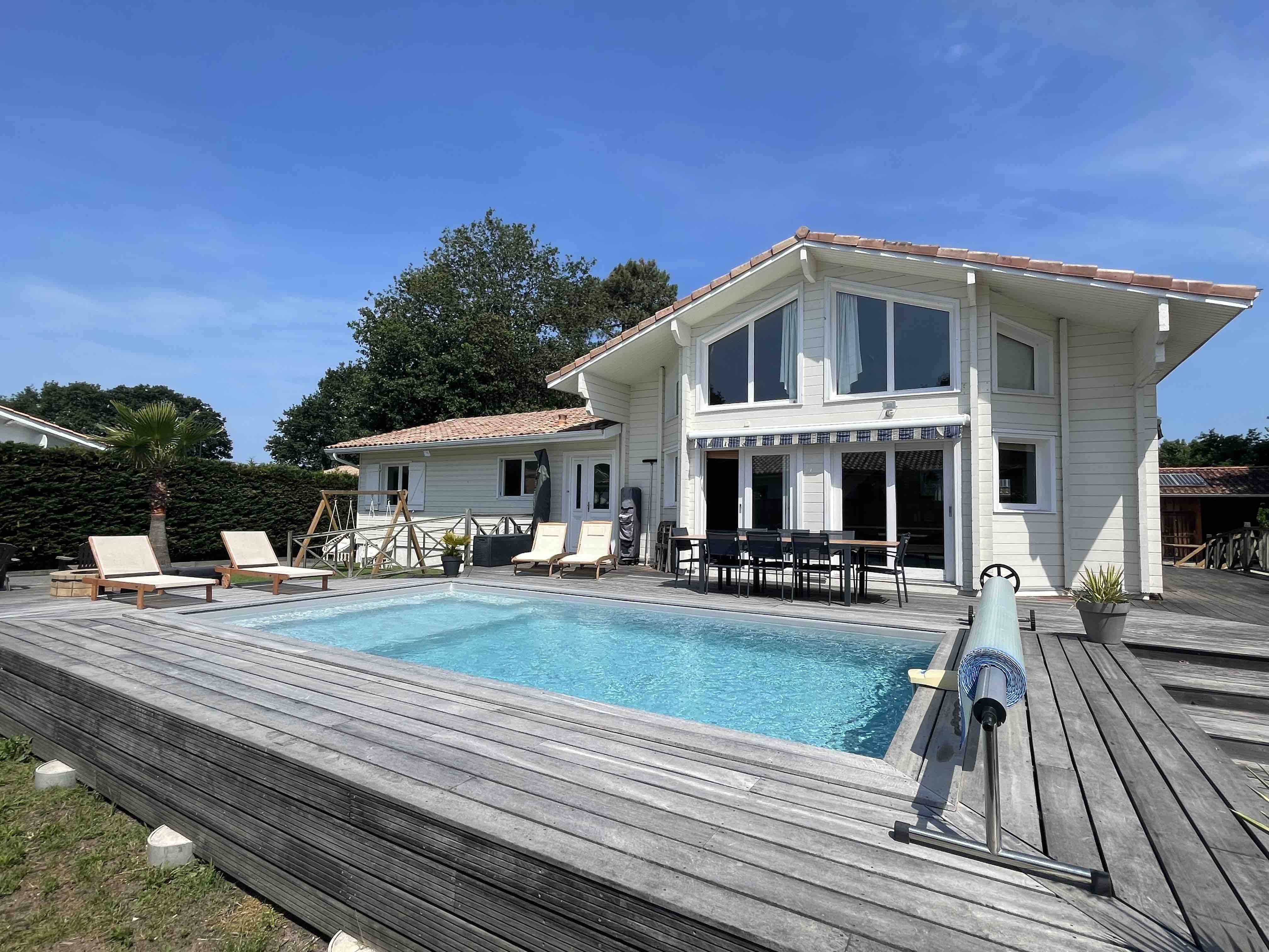 Villa de Cazaux, heated pool pétanque billiards