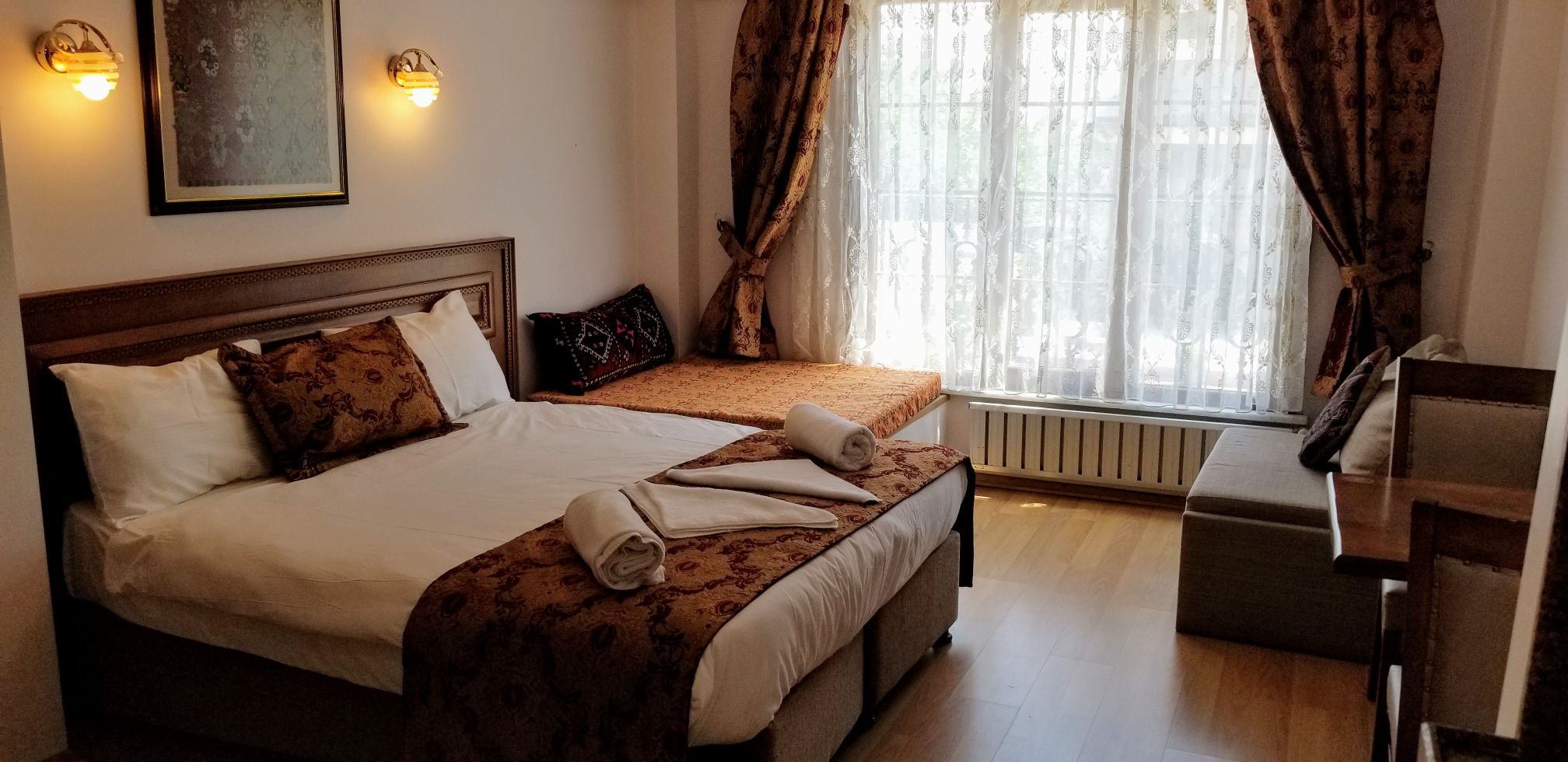 Studio with kitchen and sofa bed