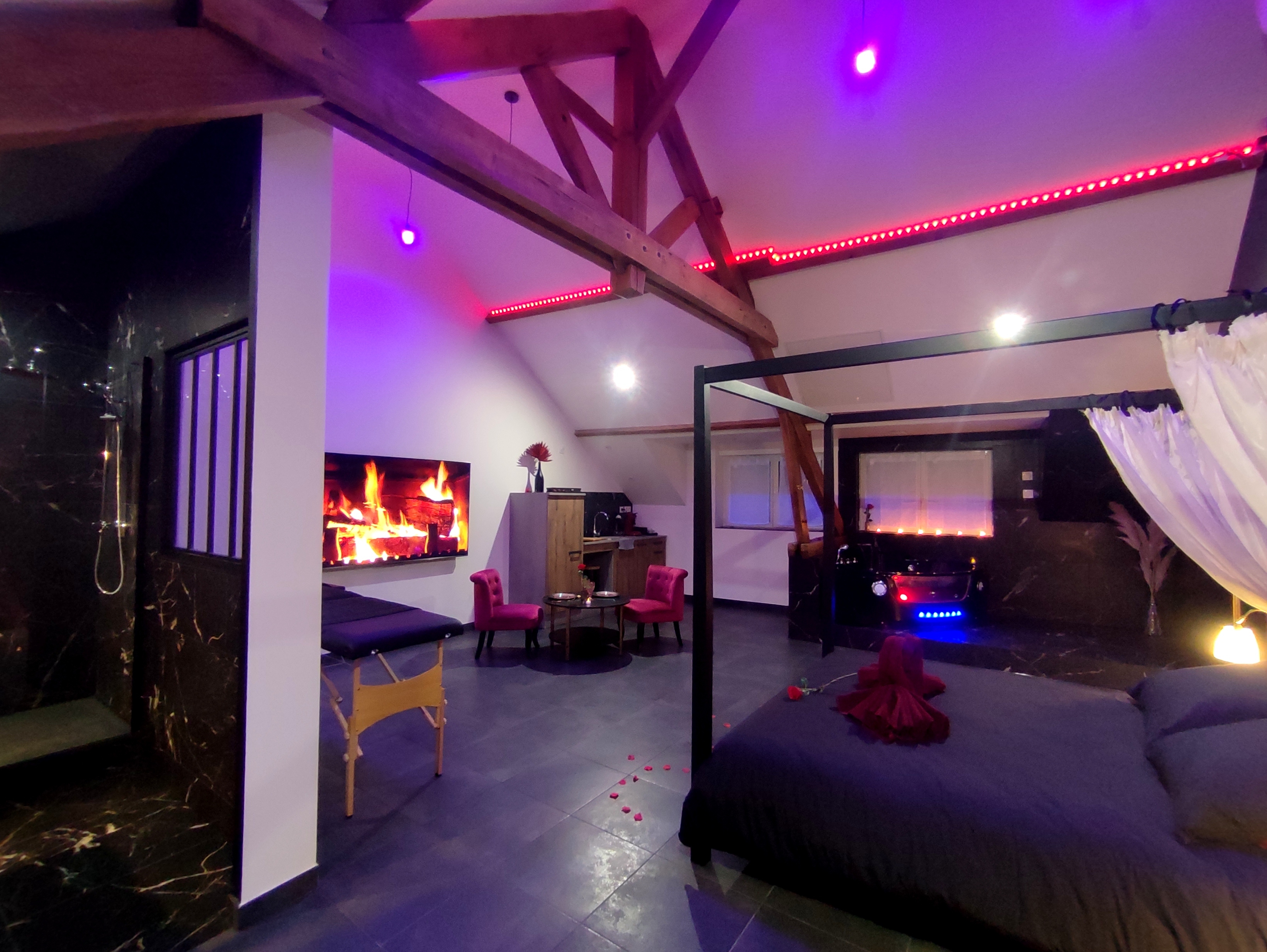 ~ LOVE ~ 
Romantic Loft in Montargis