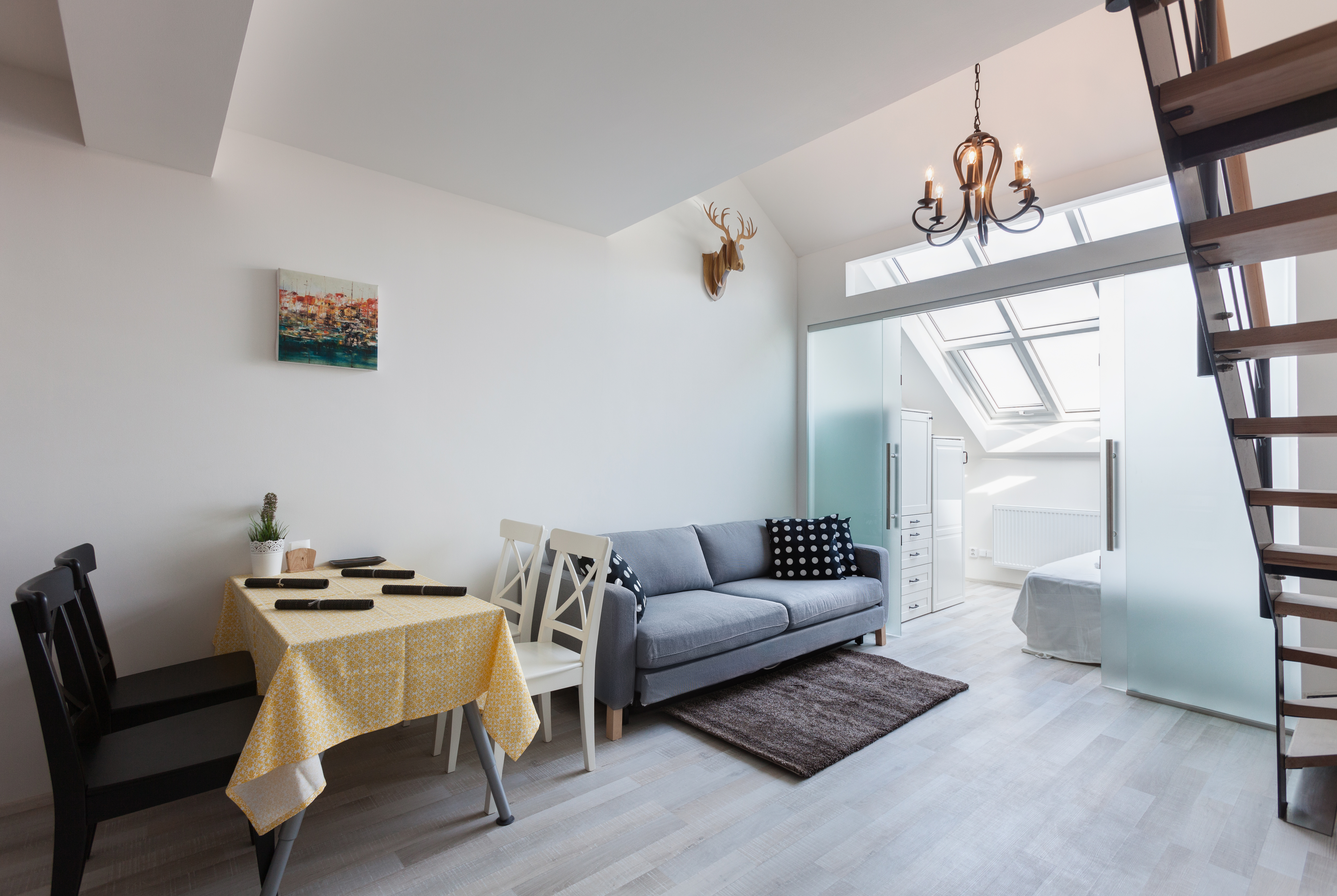 2 bedrooms & 2 bathrooms Center Apt