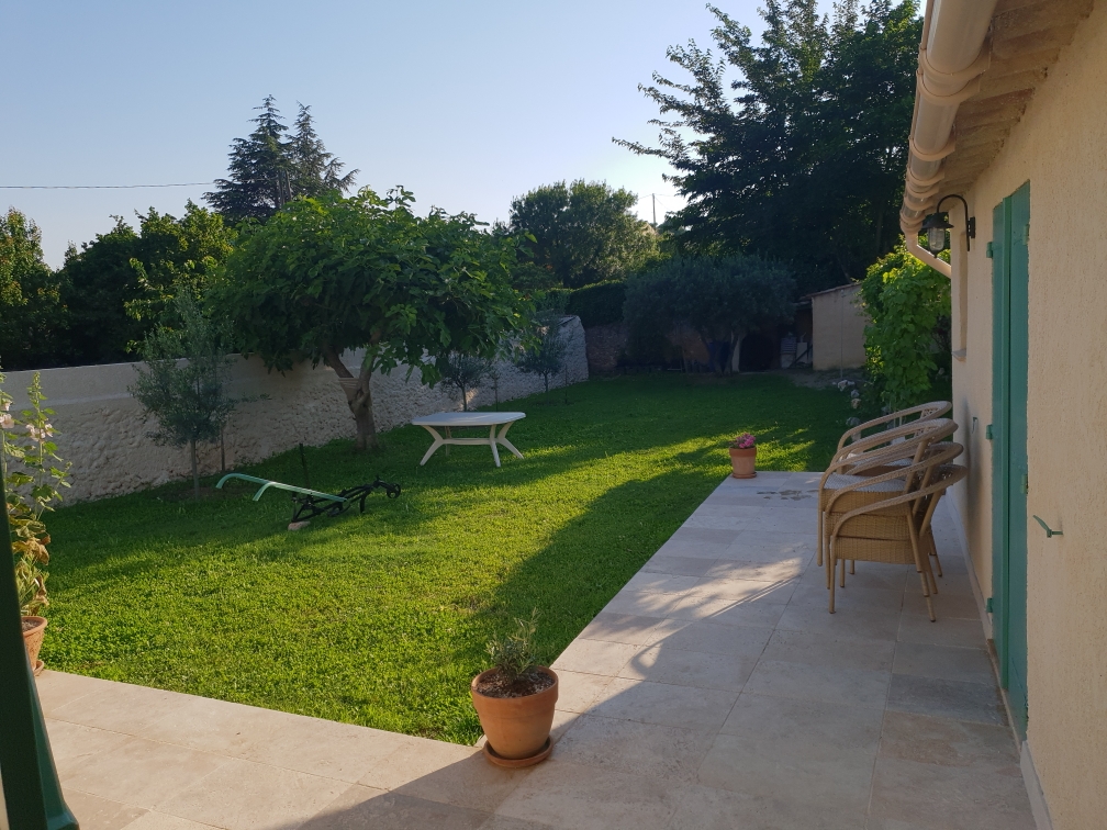 Detached house in the heart of AUPS VILLAGE