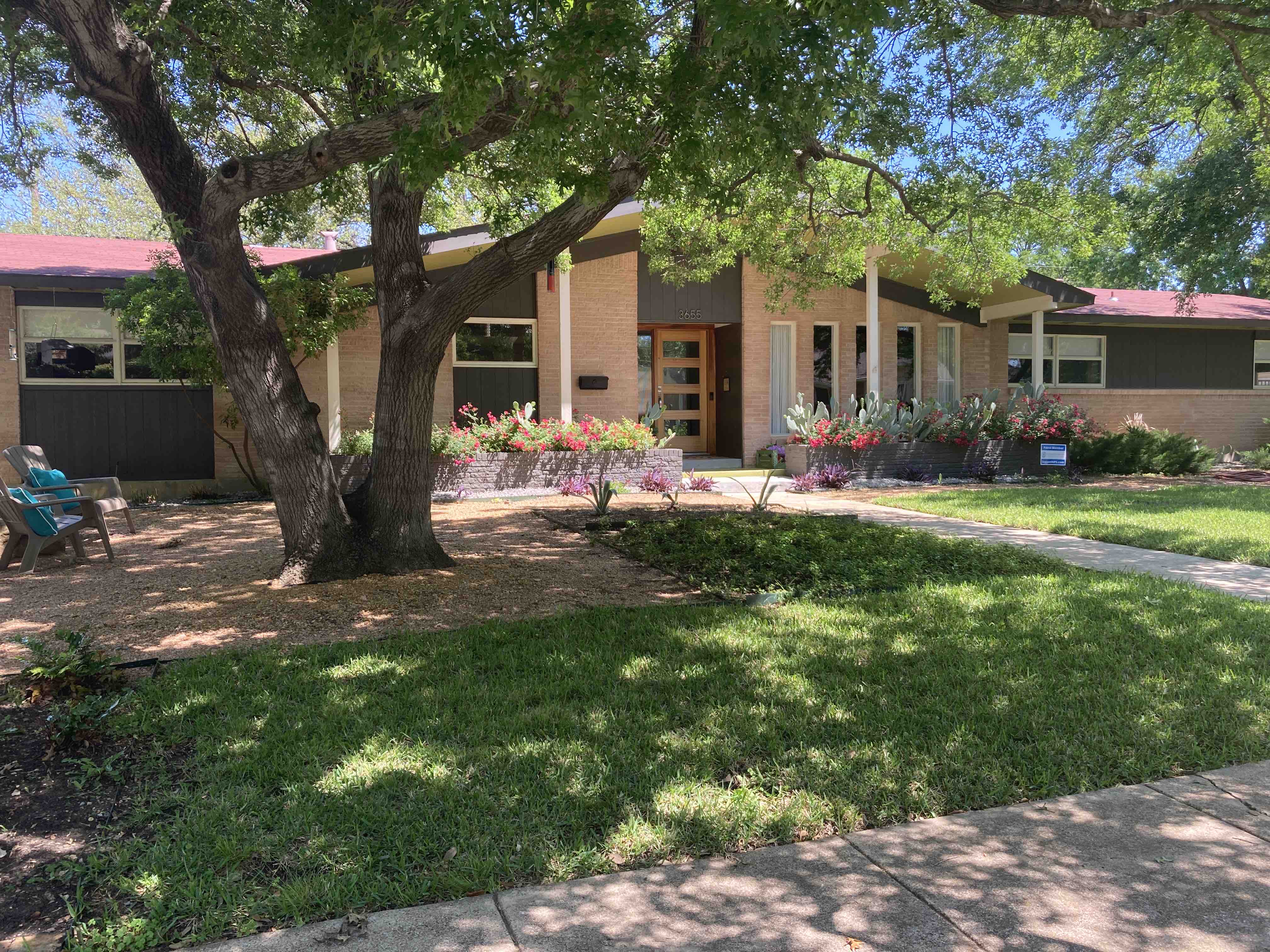 Mid-Century Mod Comfort: Business or Pleasure! in District 13, Dallas