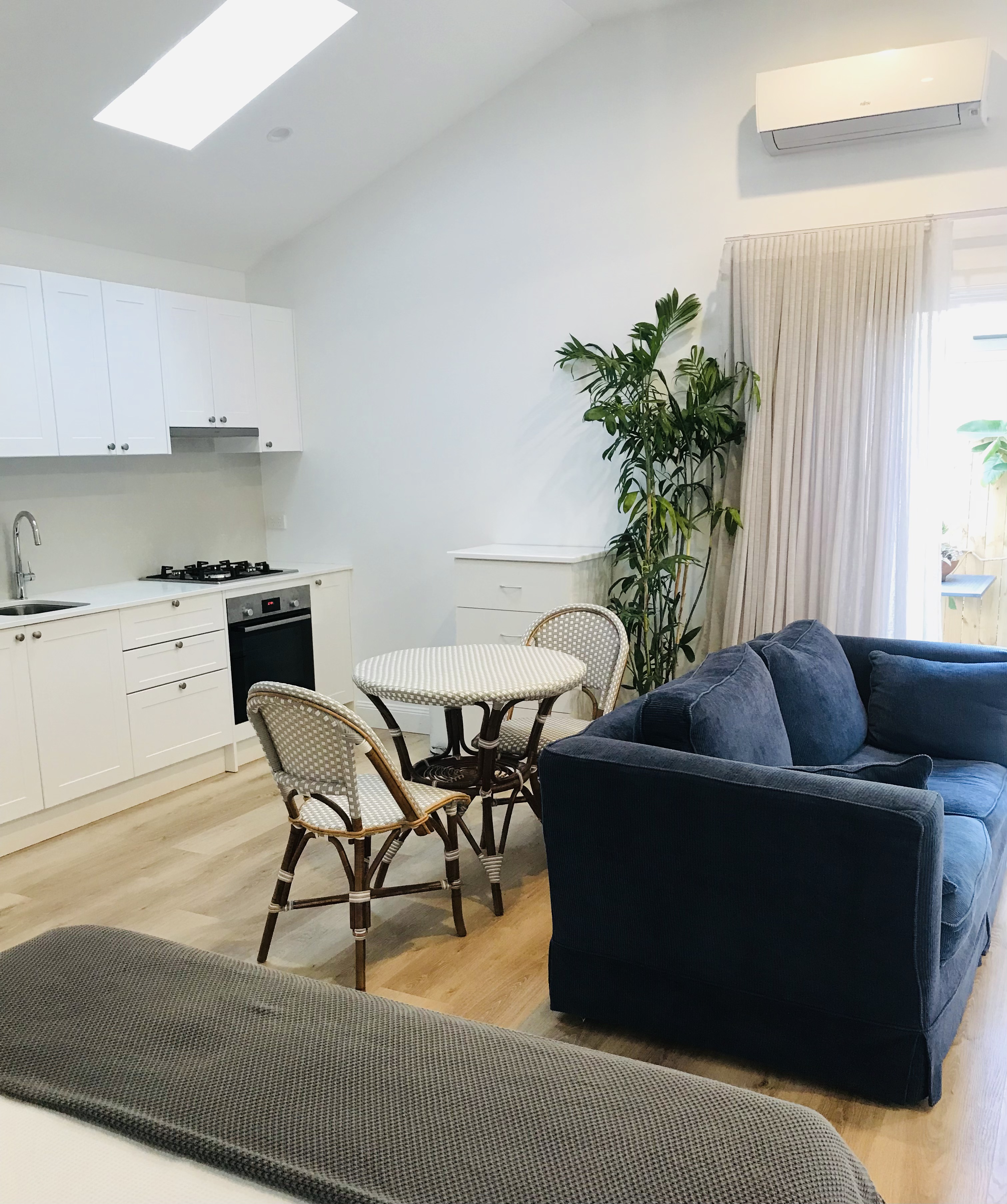 Cosy garden studio at Manly beach