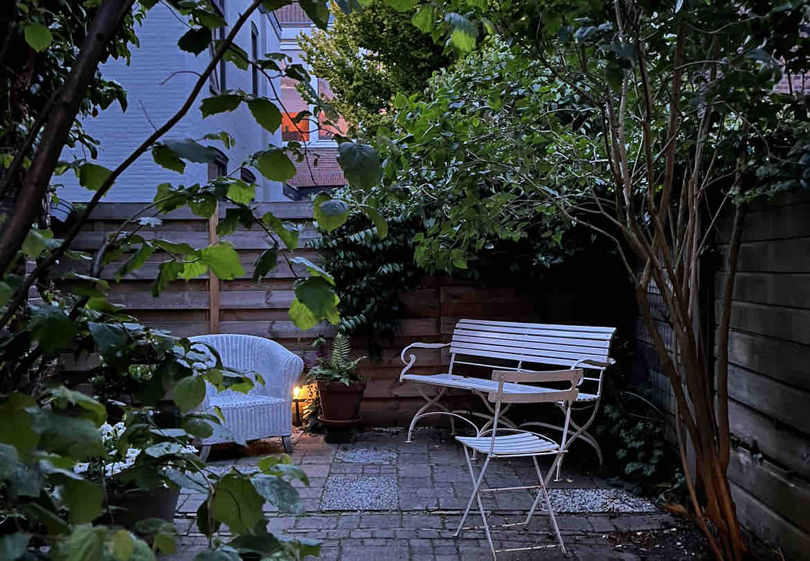 Beach town urban oasis — The Hague stay