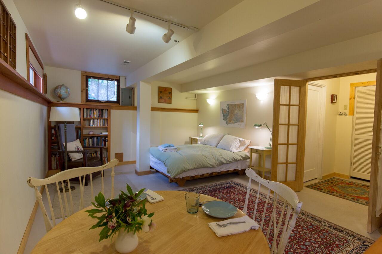 Ravenna Daylight Basement Suite