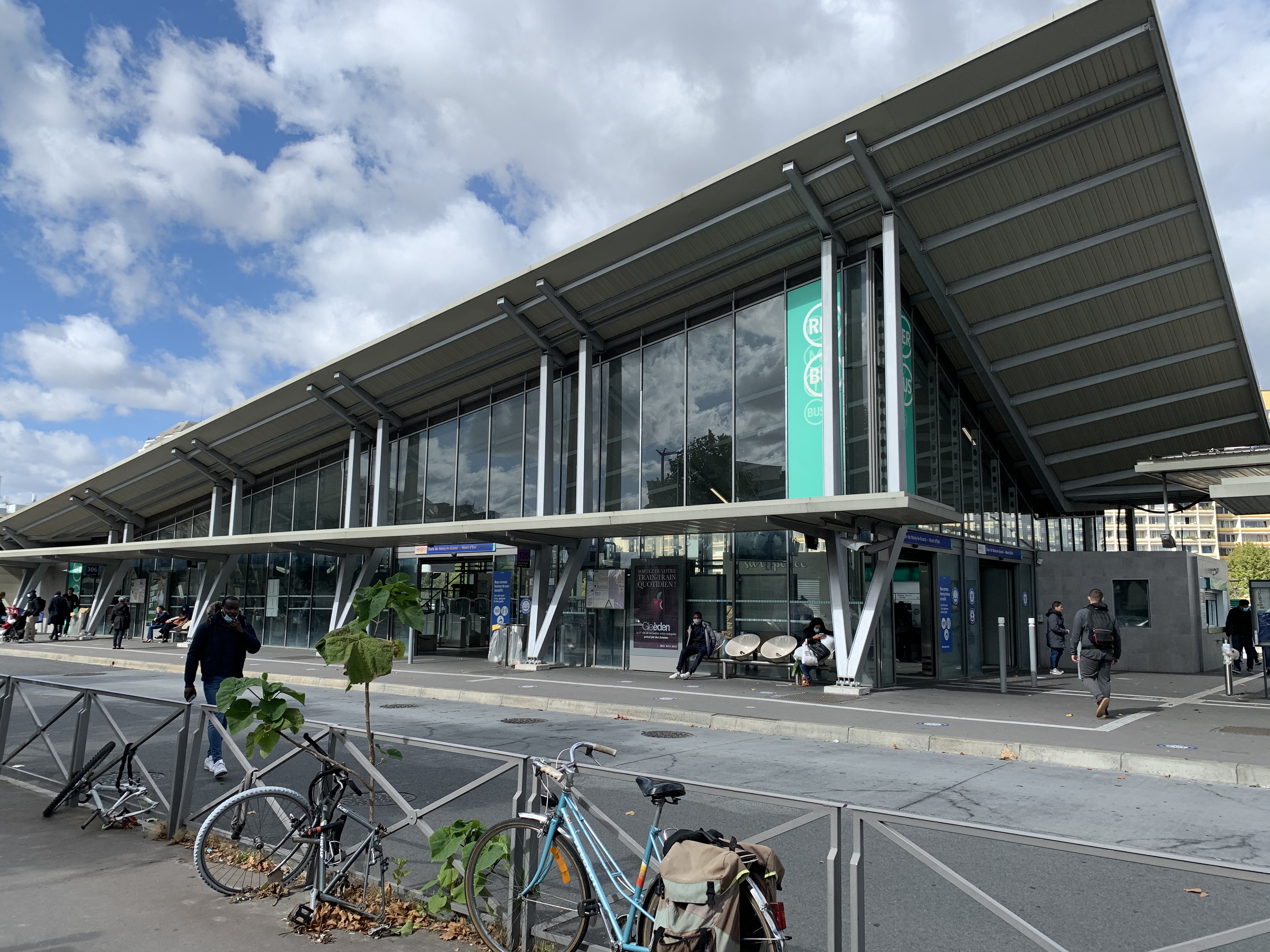 La Belle Etoile 0m Rer A Self Check In Paris Apartments For Rent In Noisy Le Grand Ile De France France