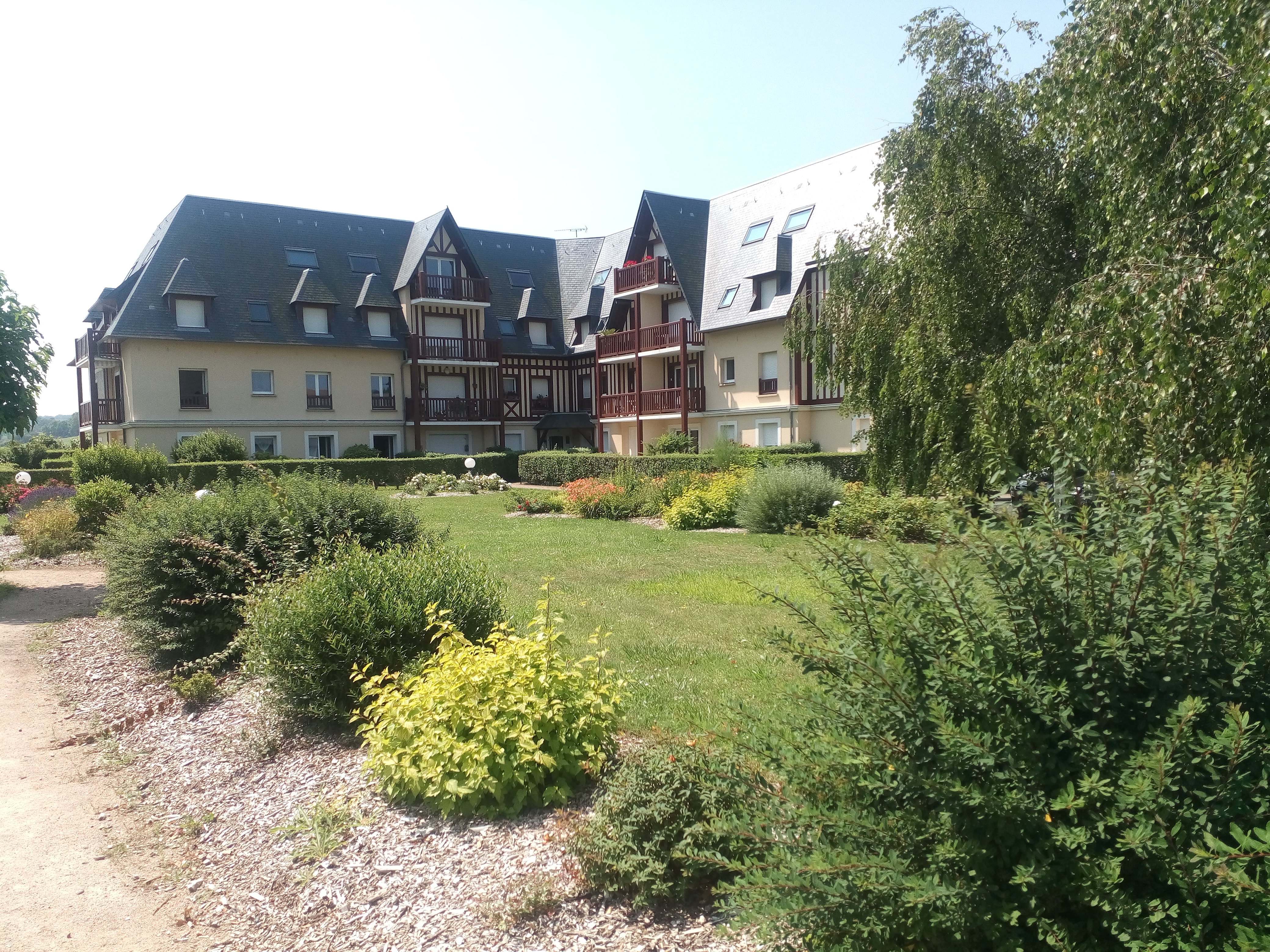 friendly studio close to the sea blonville S/M