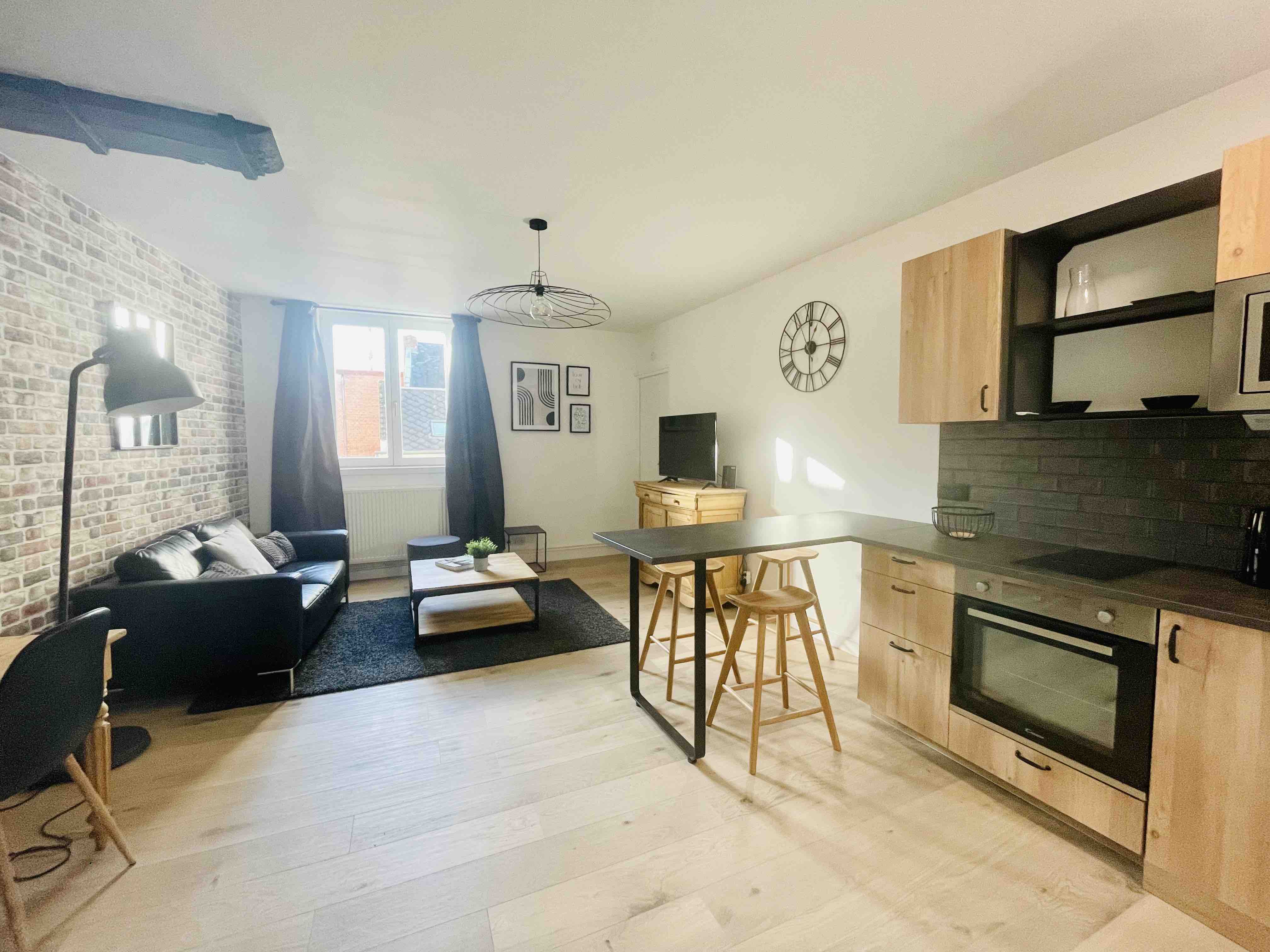 New-Arras Centre: stunning T2 with master suite