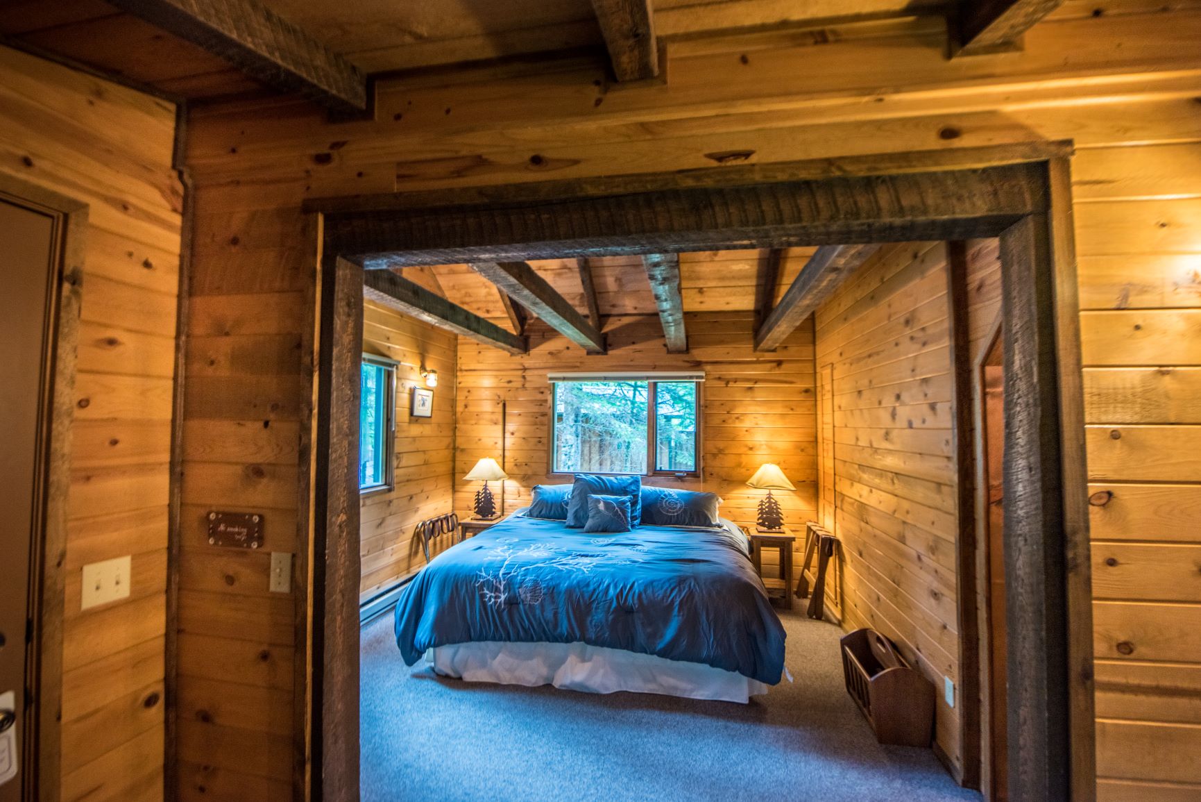 Abode Well Cabin King Private Bathroom and WIFI Cabins for Rent in