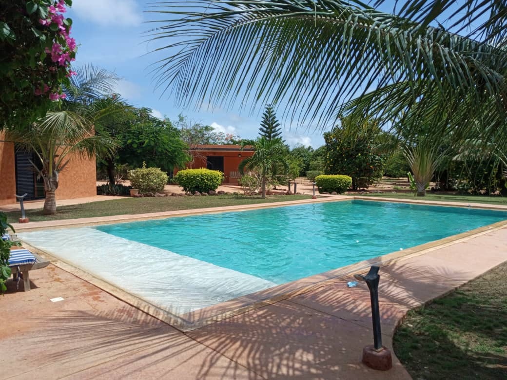 Exceptional villa of 380 m2, 7' from the ocean.