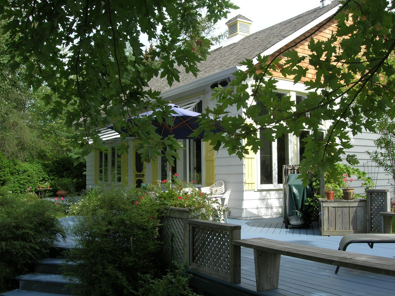 Orford Charming country home on a private lake Chalets for Rent in