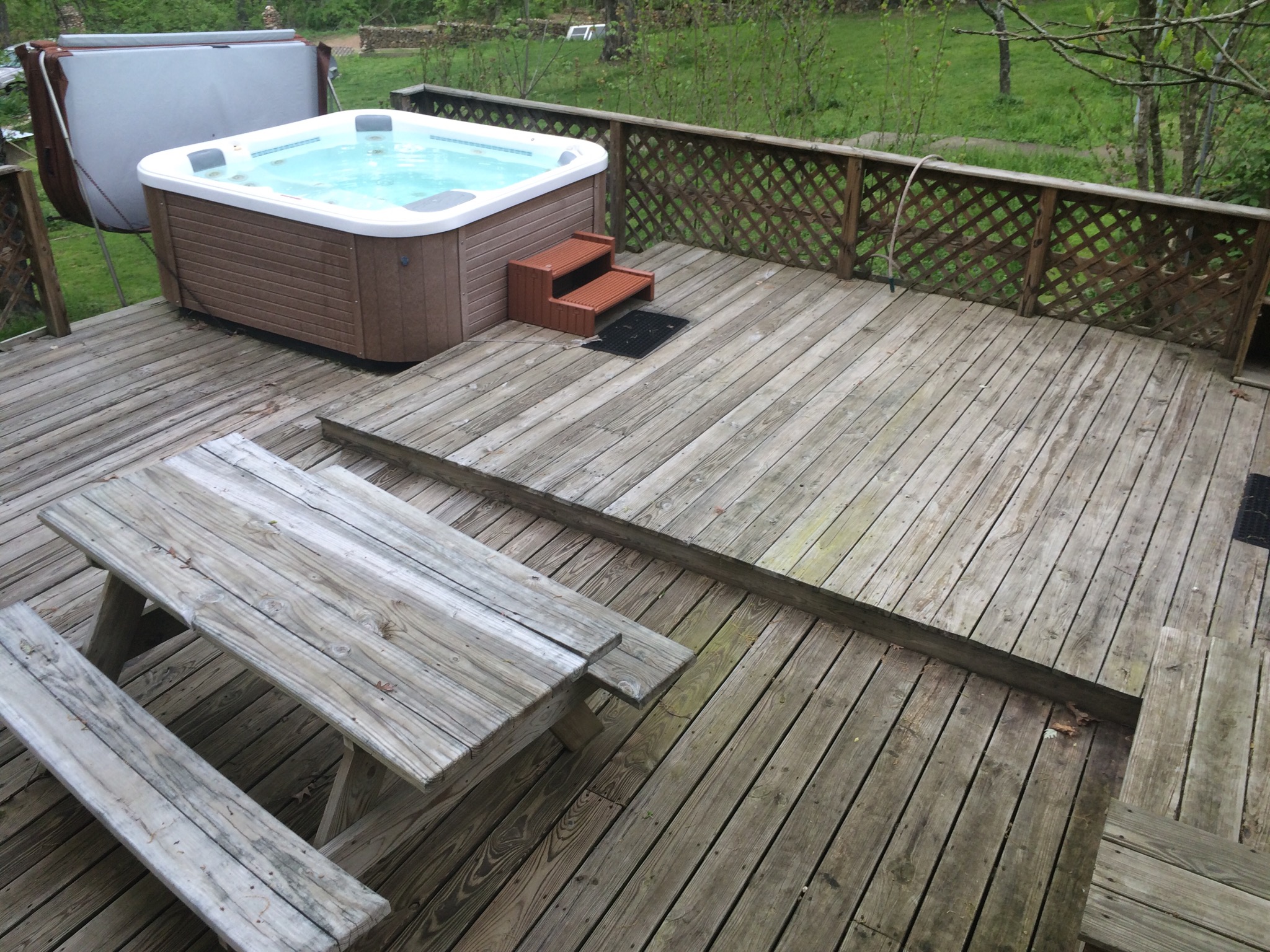 Log cabin on River with spring cave Cabins for Rent in Steelville