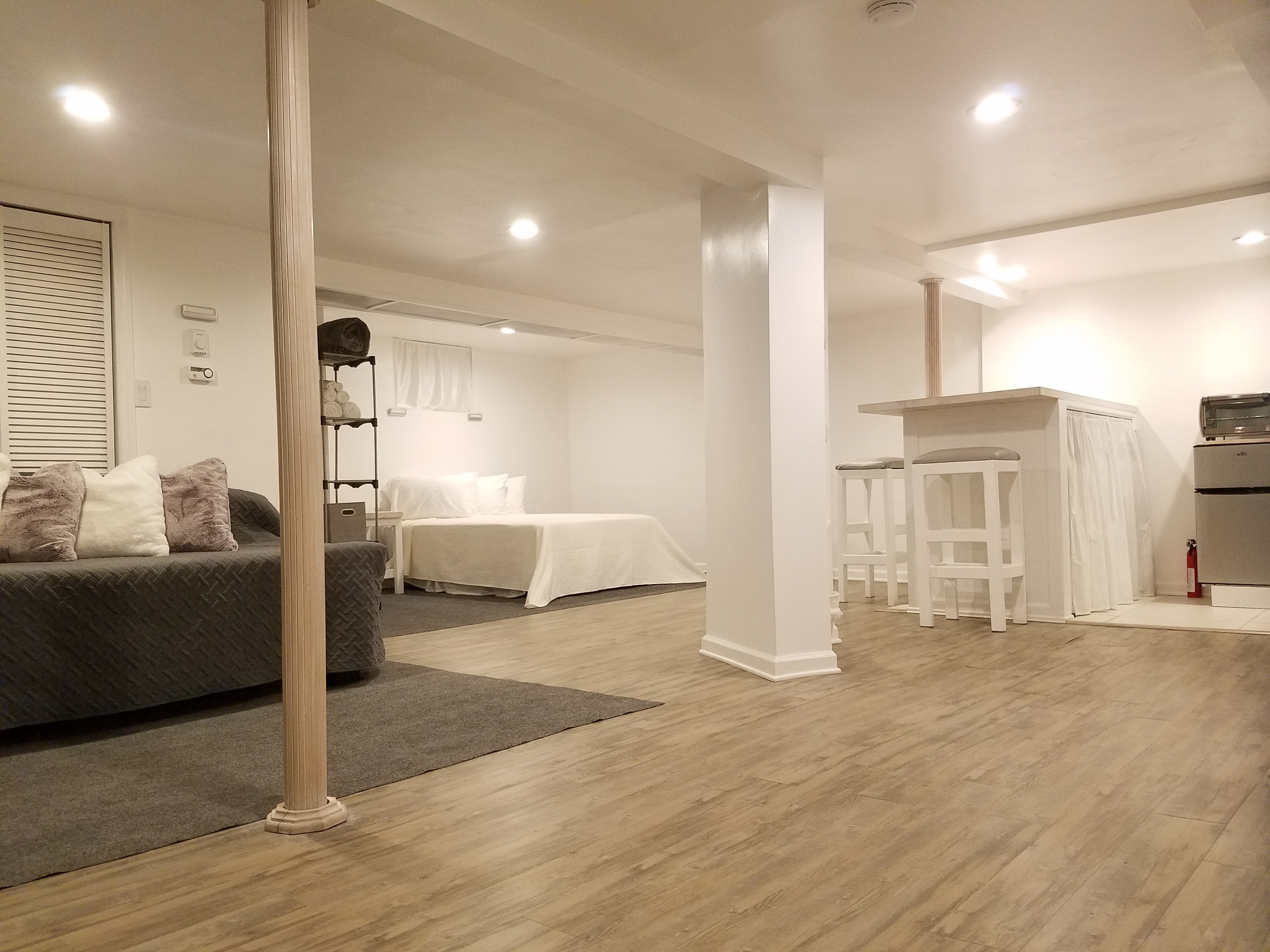 A Simple Studio/JFK abt 5mi