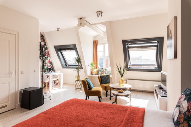 Boutique Canal Suite — Amsterdam stay