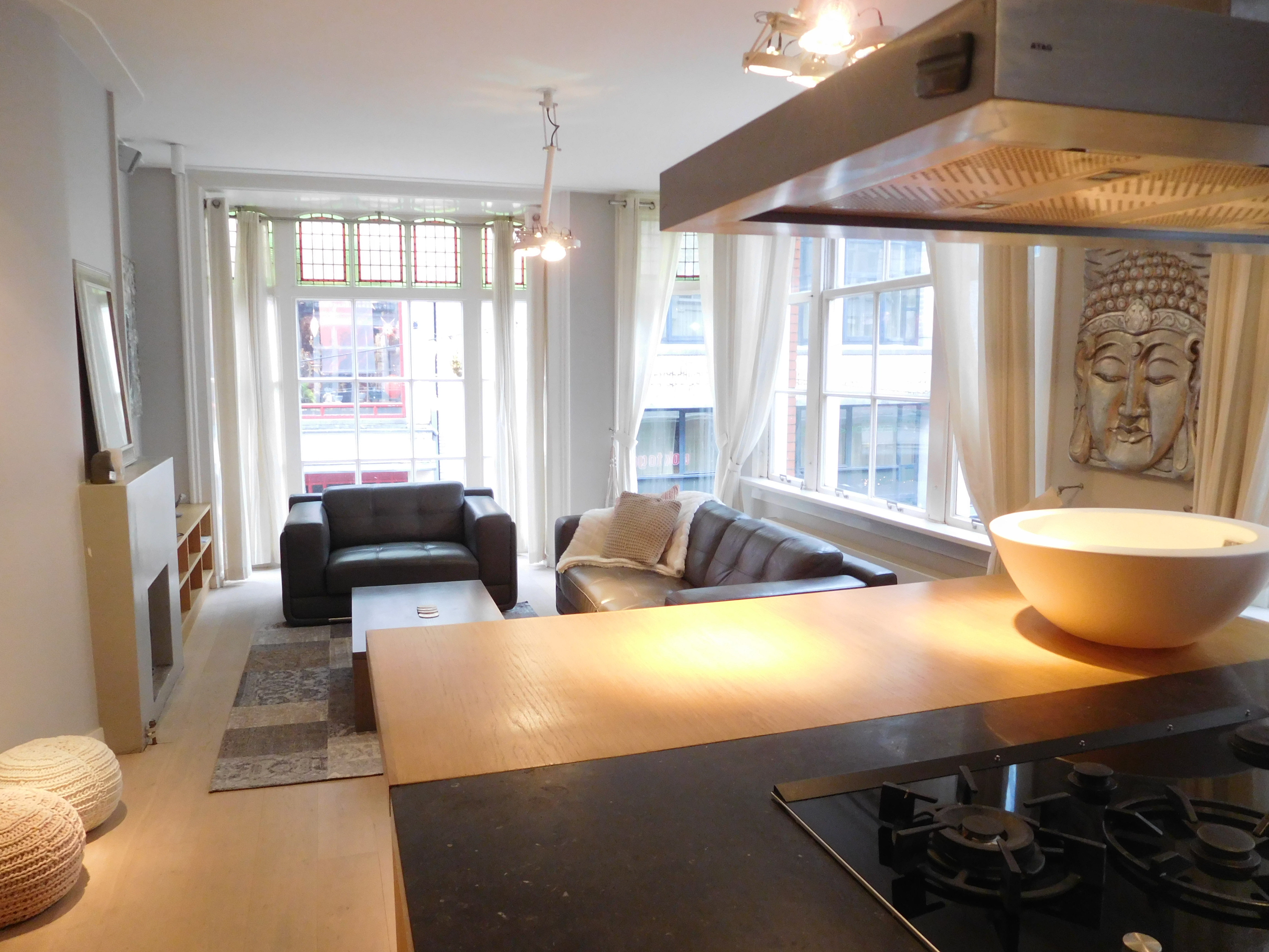 Damsquare view | Private Apartment | Luxurious BIG — Amsterdam stay