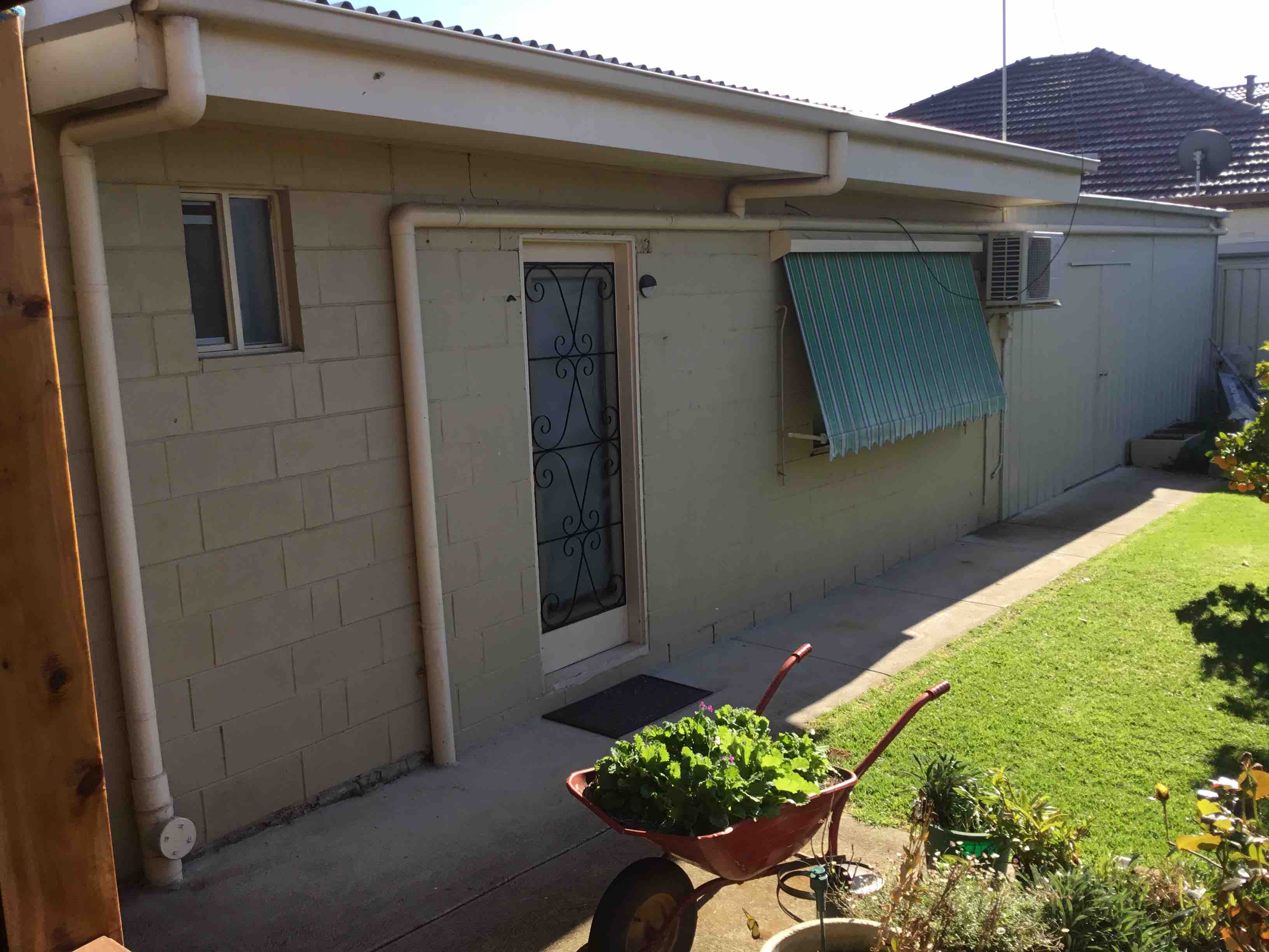 Comfortable Bungalow set in garden.