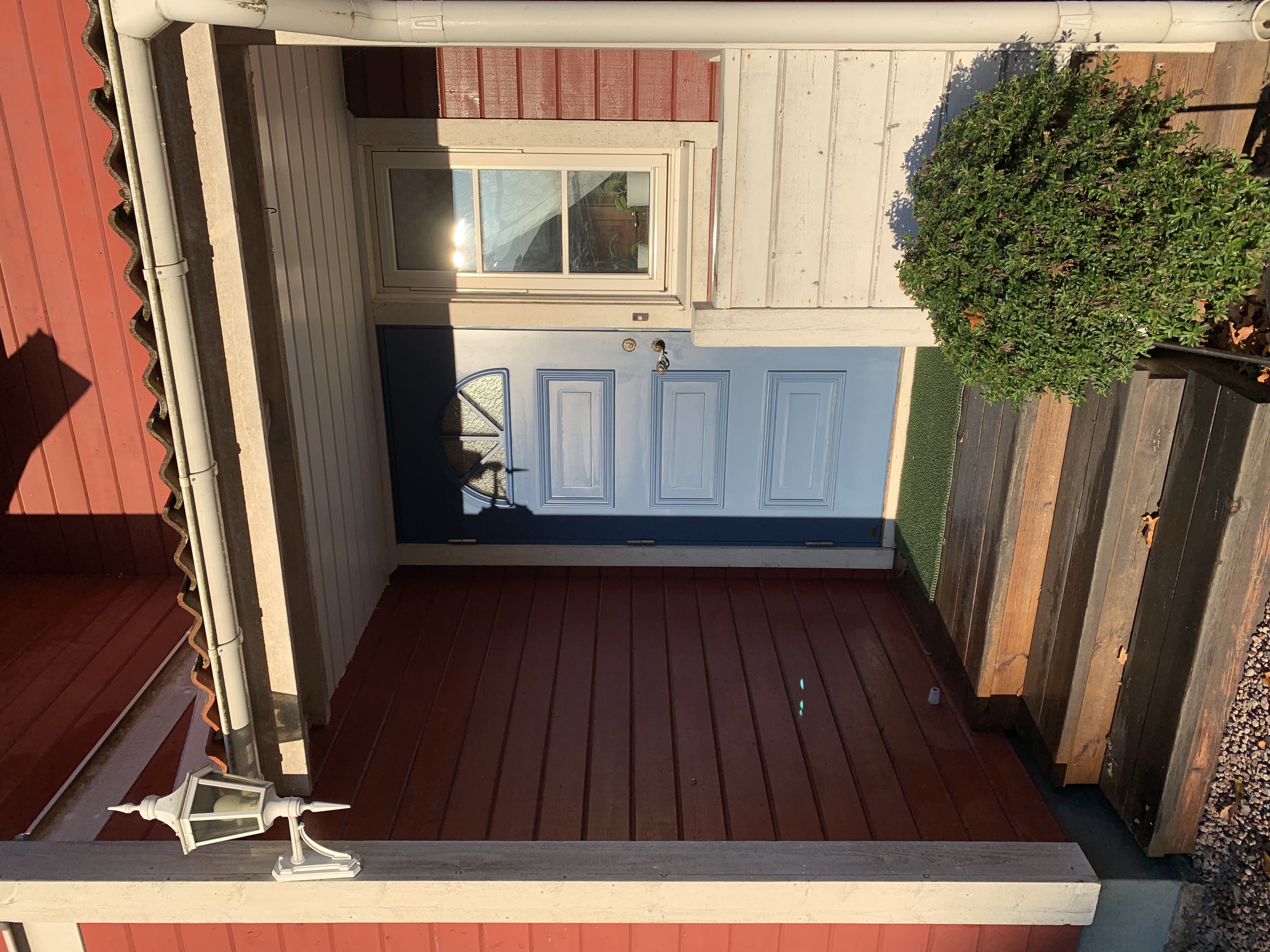 SNICKARBOA Enklare vernattningsrum fr max 4 vuxna. I Sdra vi Ca 9 km frn Astrid Lindgrens vrd i Vimmerby. Snglinne ingr i priset till 4 bddar. Airbnb | Sdra Vi - Semesterboenden och stllen att bo p