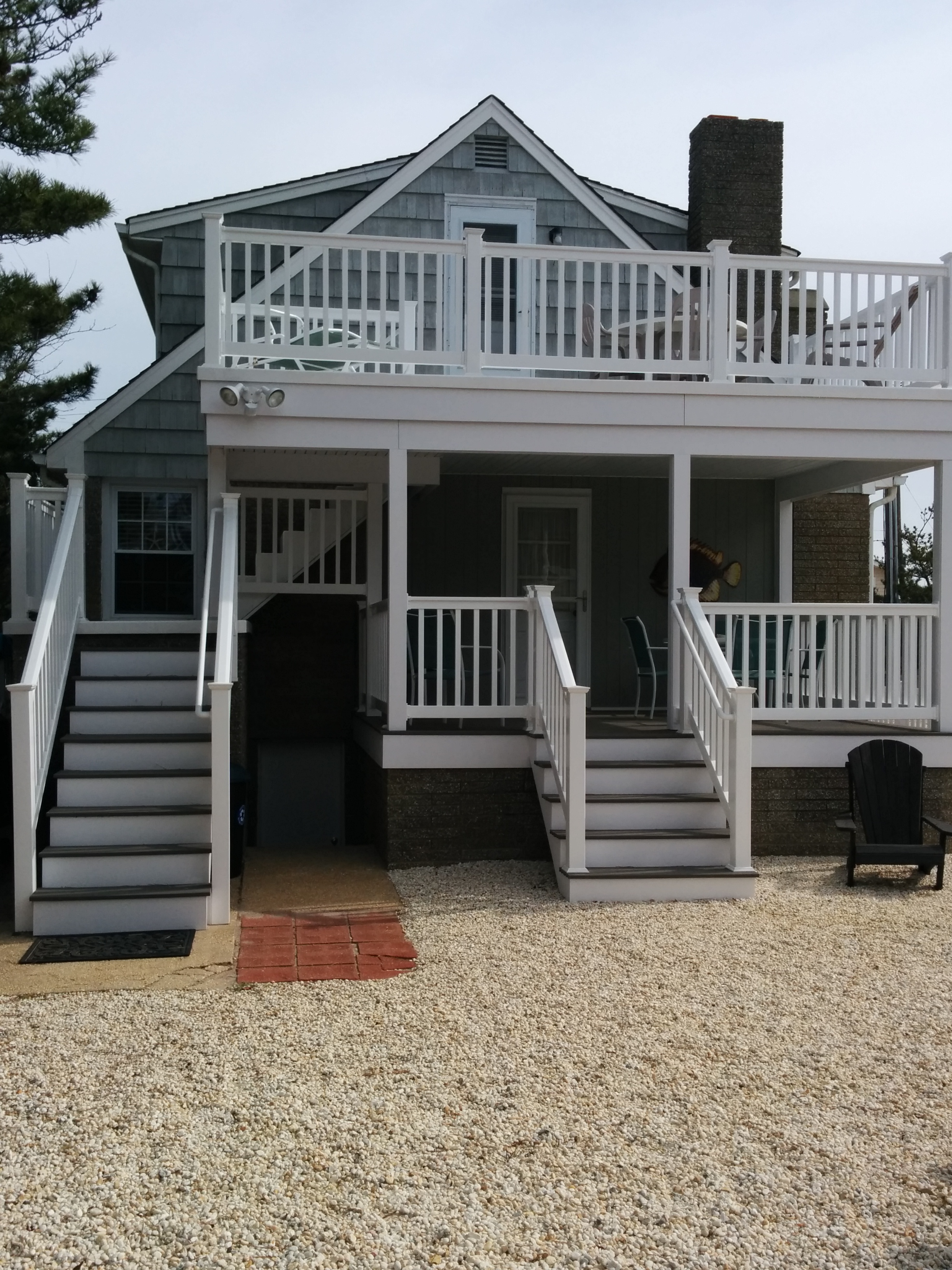 Charming Ocean-side Beach Cottage