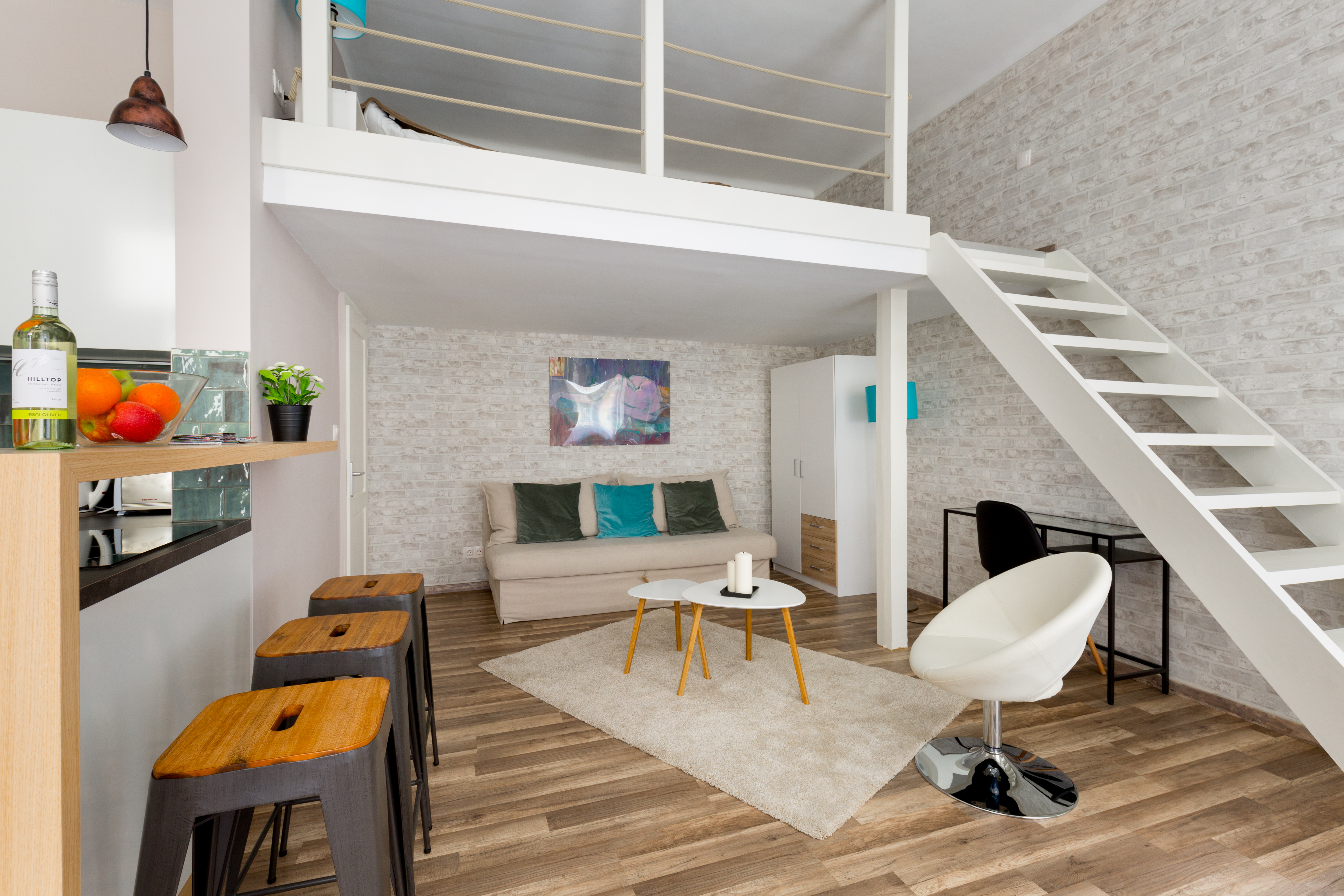 Loft Studio Blue with AC in the Ruin Bar Quarter