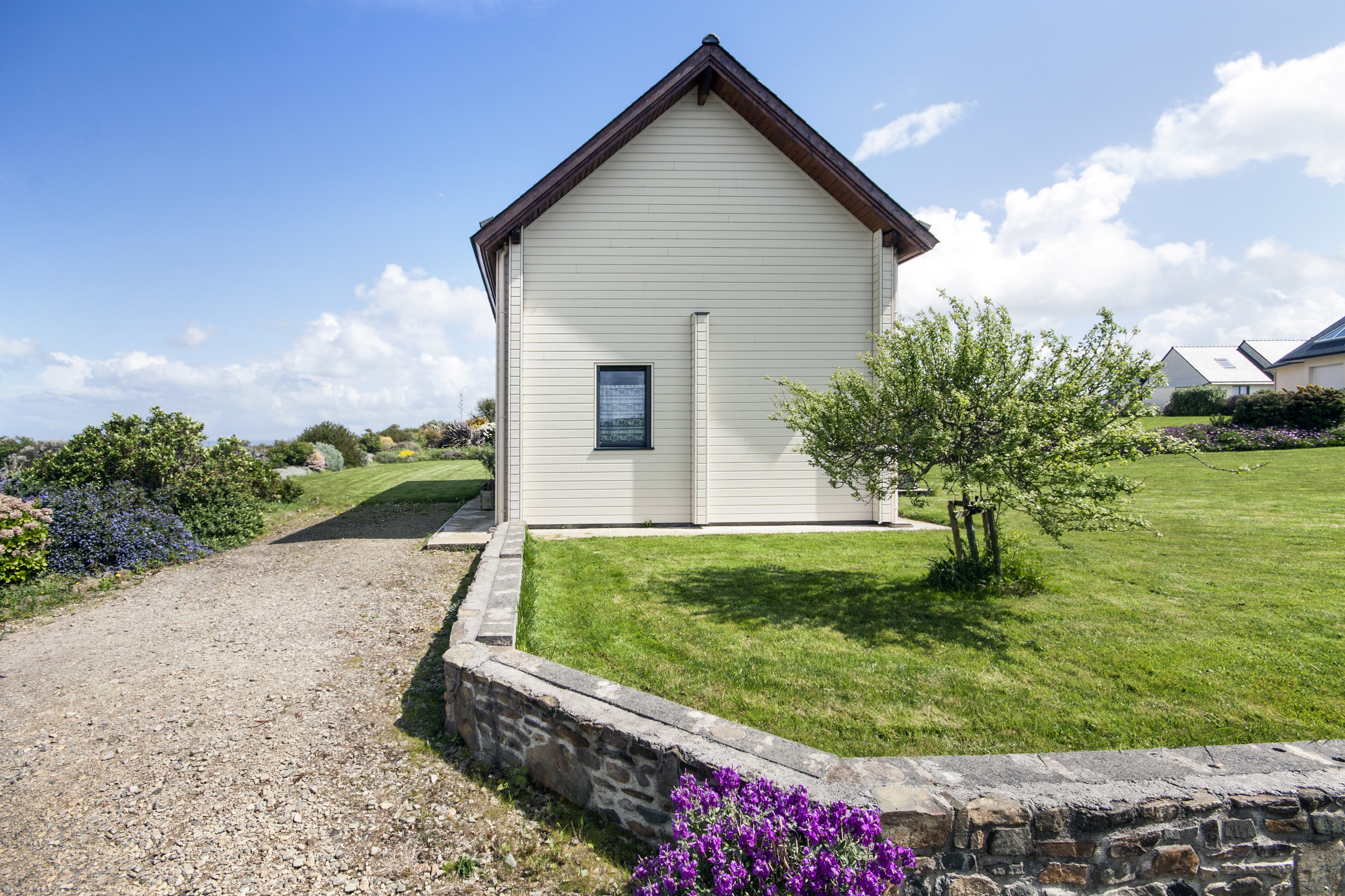 WOODEN ECO-FRIENDLY HOUSE, SEAFRONT