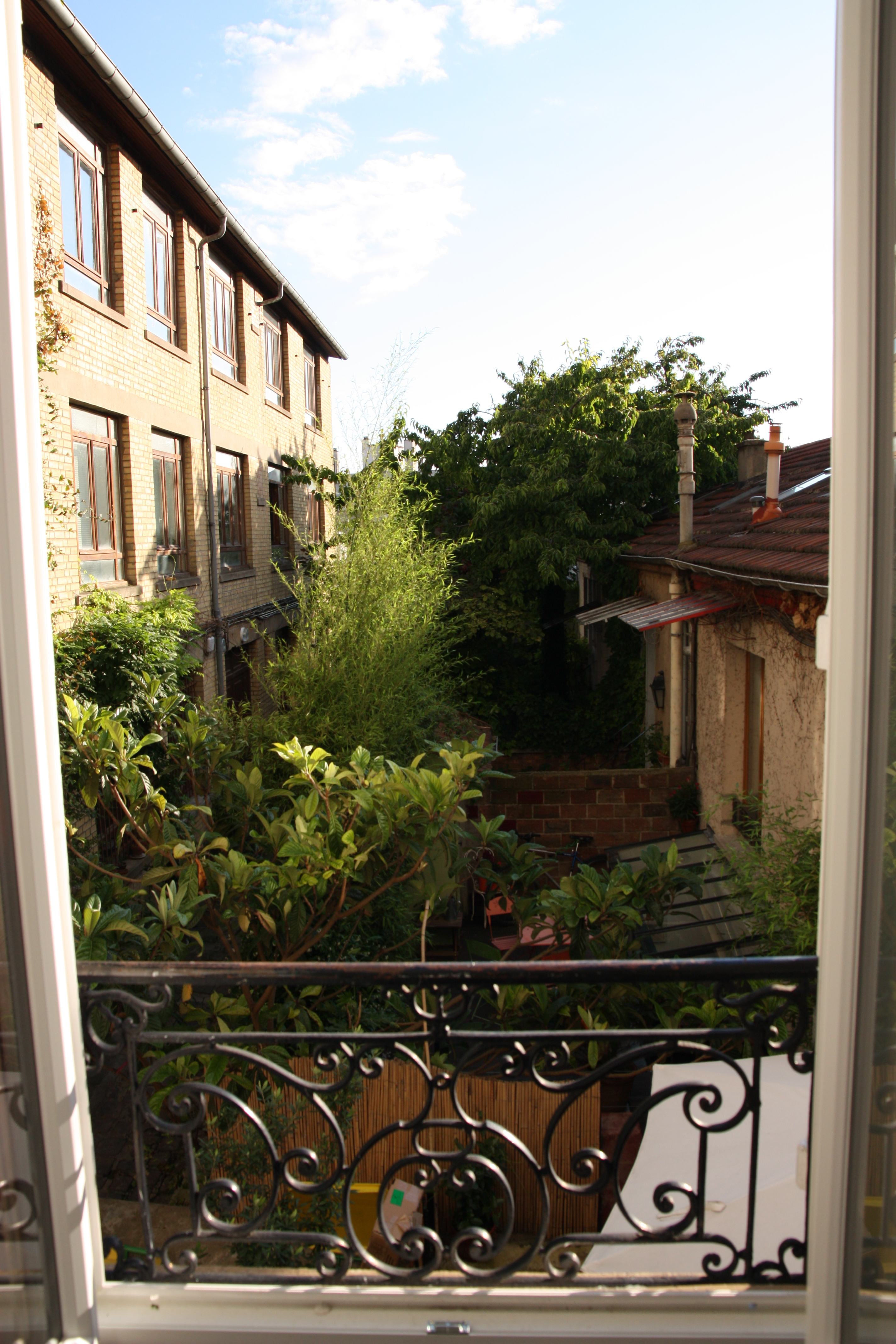 2 rooms 35 m2 quiet cosy and sunny — real-estate in Ménilmontant, Paris