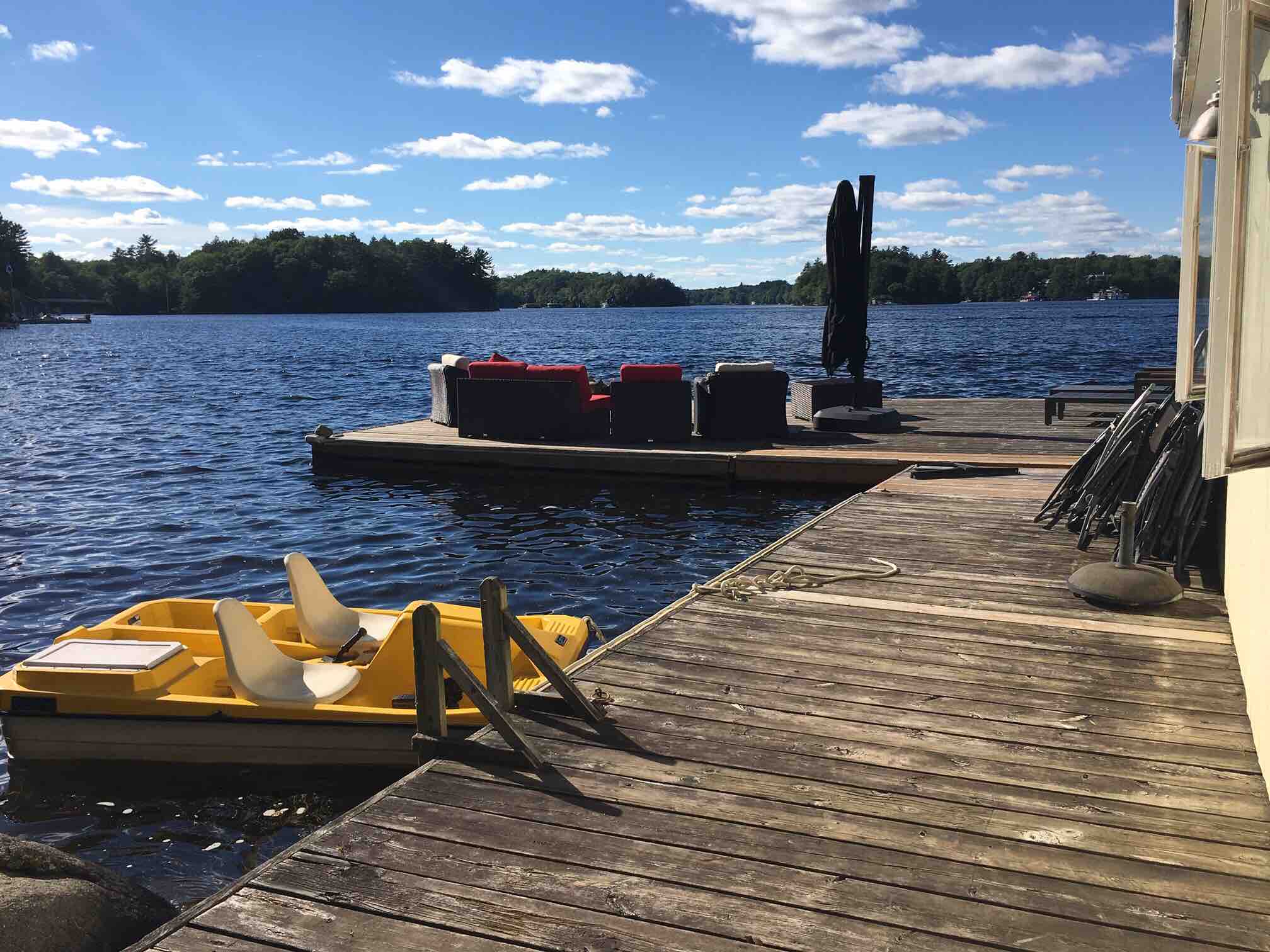 Beautiful Cottage on Lake Muskoka w/ Hot Tub