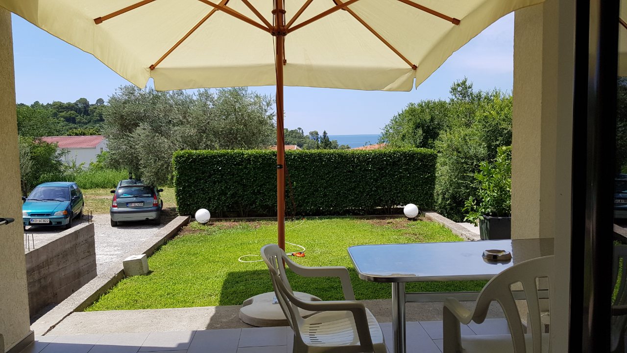 Elena Green vista, 400m to sea&promenade!
