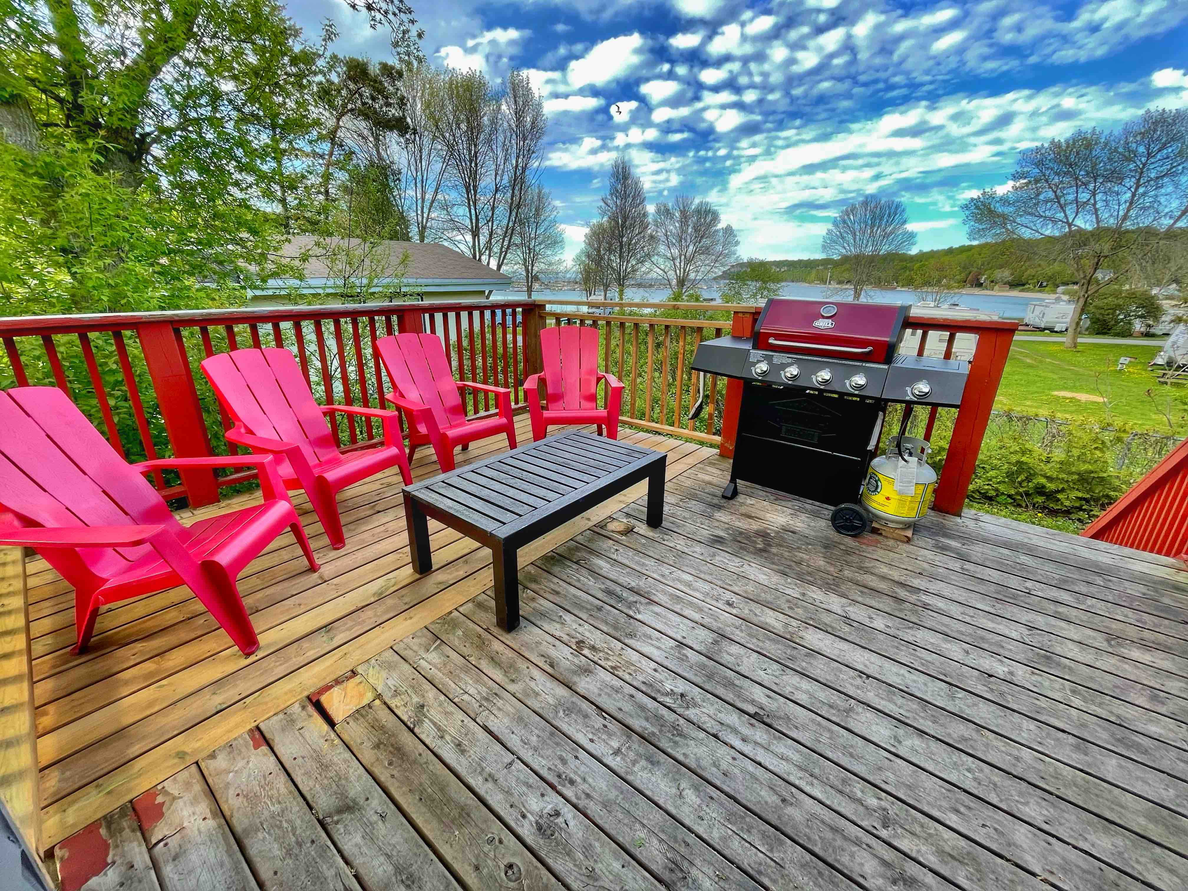 The Almost Waterfront - Lions Head Cottage