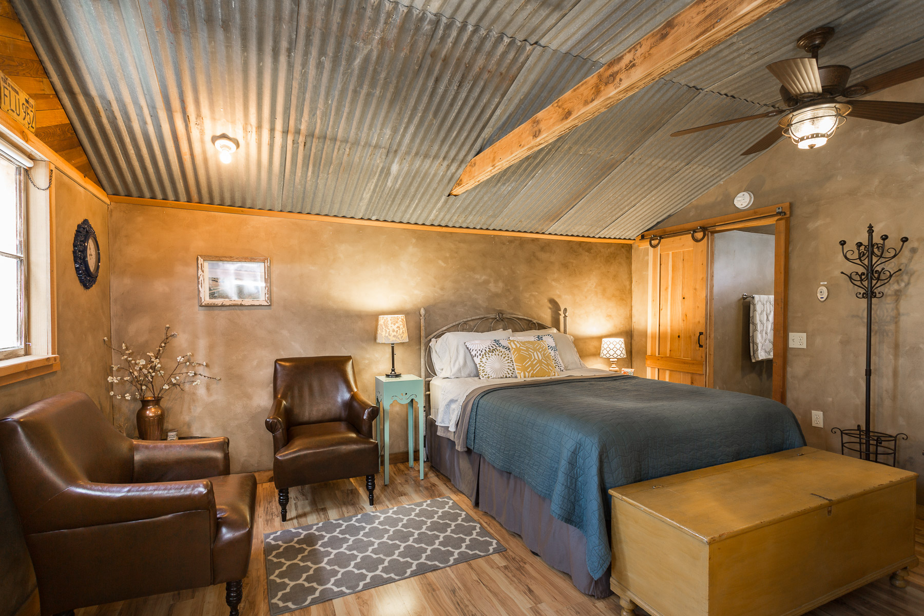 Cabin Retreat in wine country, Paso Robles Cabins for Rent in