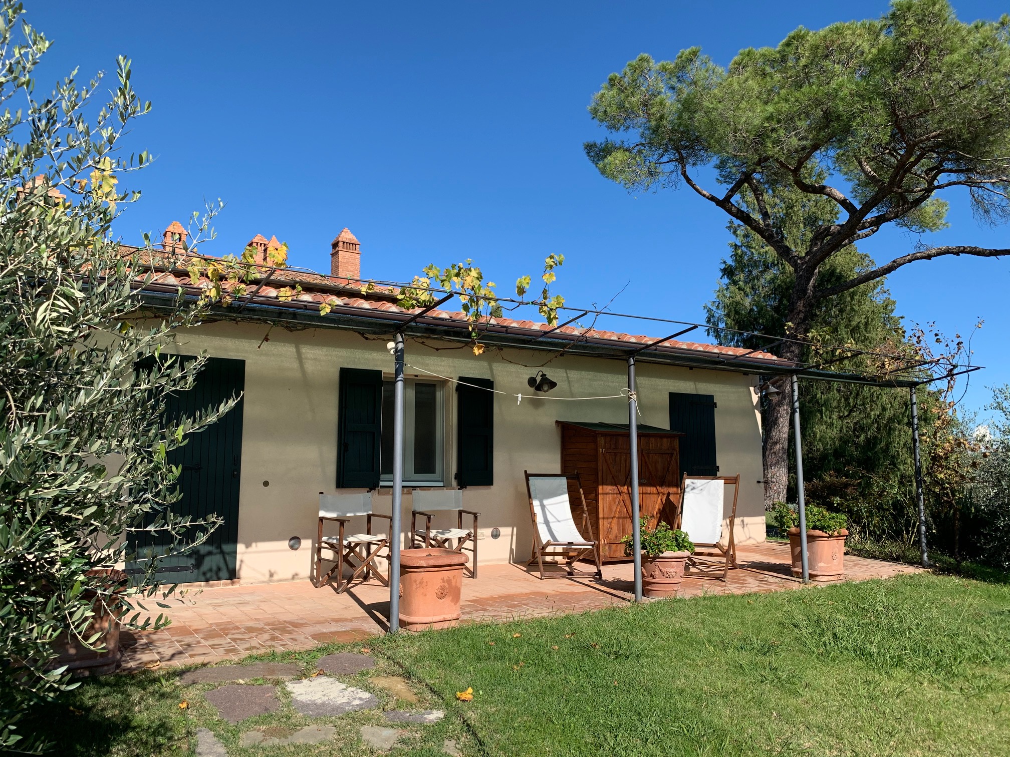A quiet retreat in the middle of the olive trees 500mt A1
