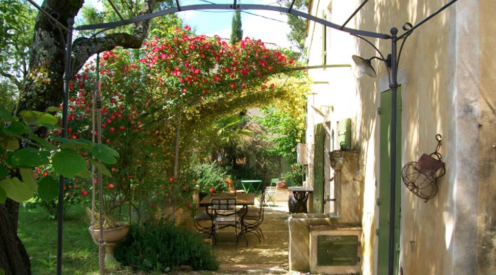 Provencal cottage in the countryside
