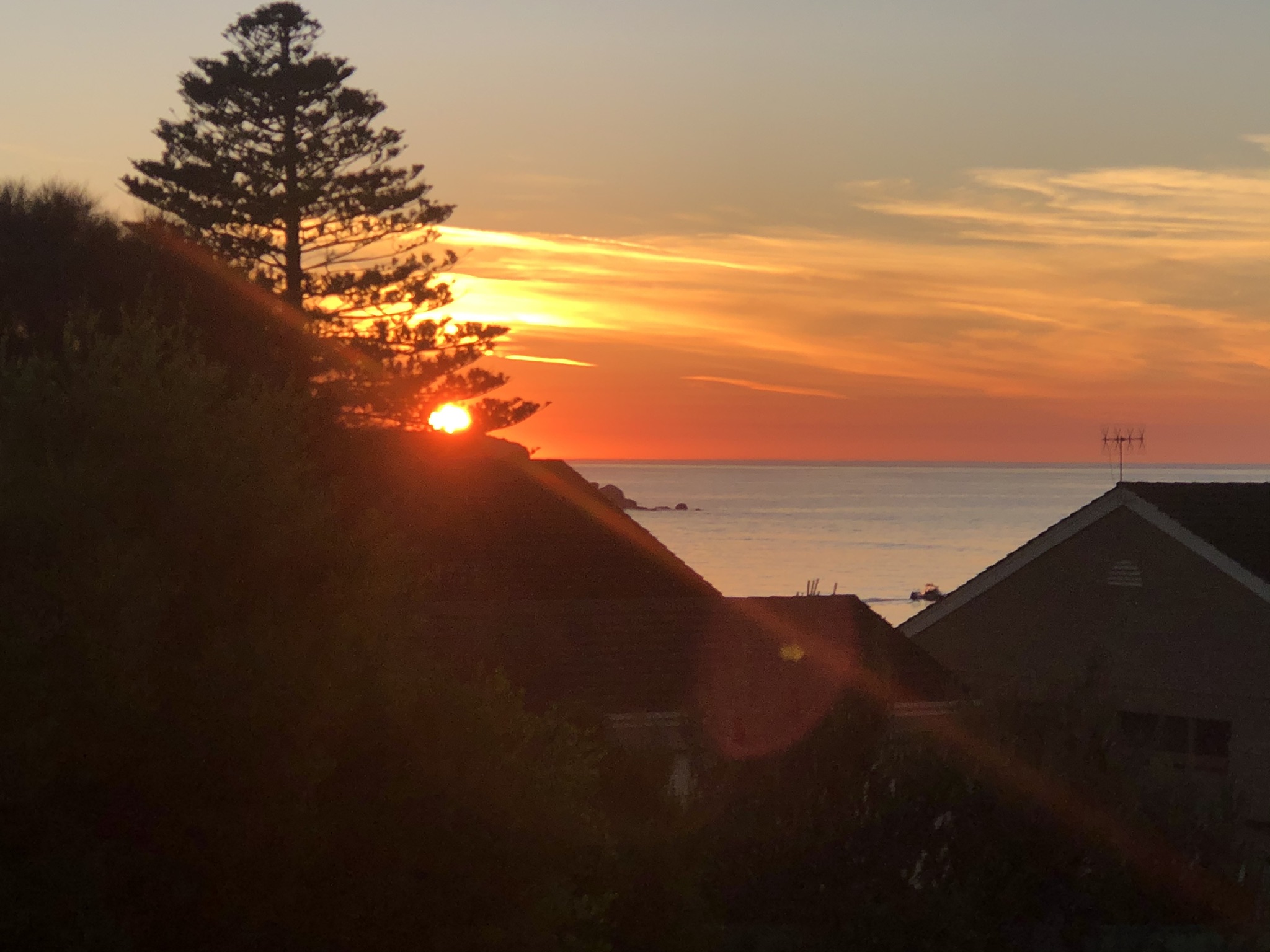 Seaclusion | Quiet | Apple TV | Views | Sleeps 7