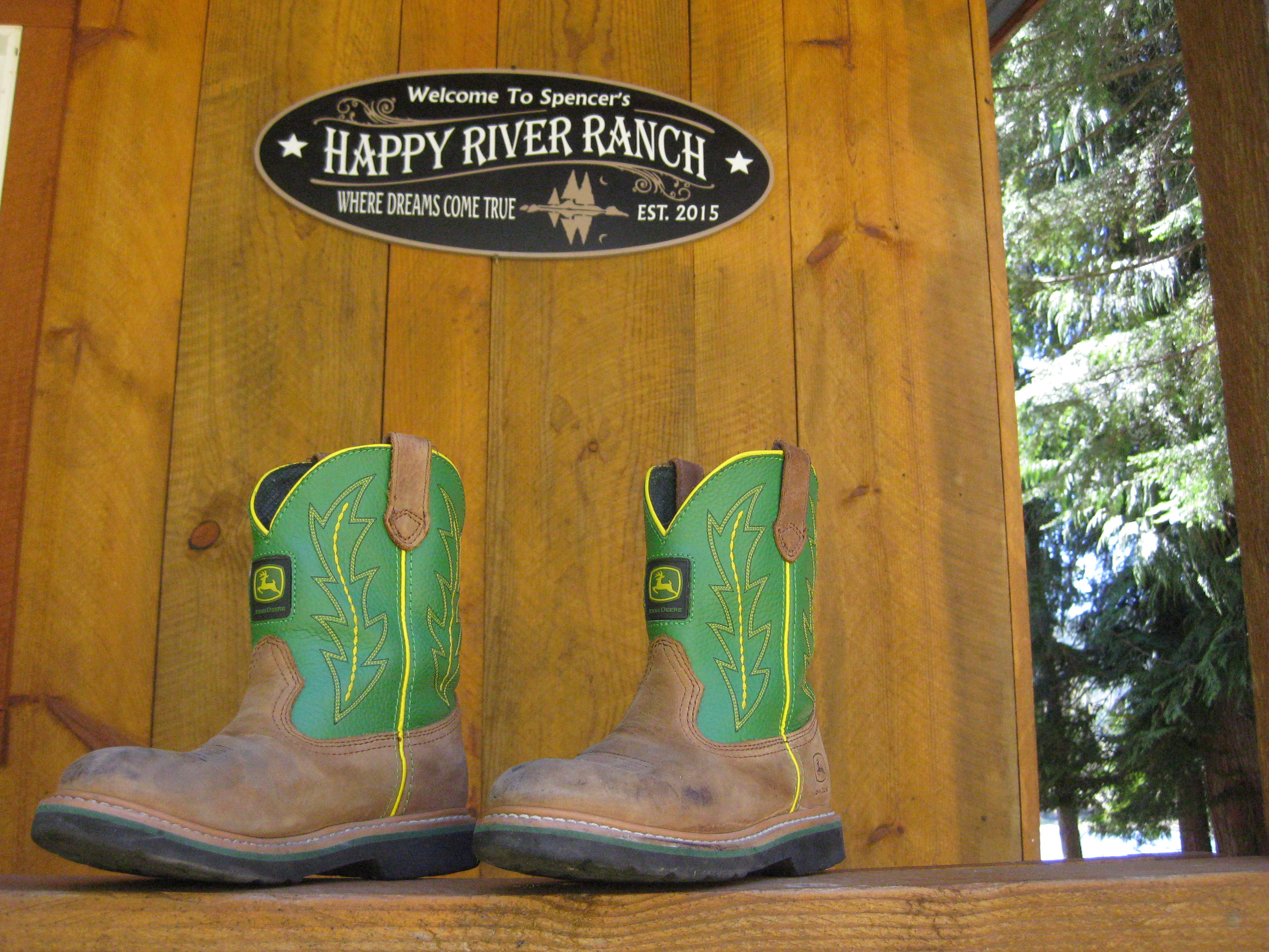 Scenic, Well Appointed River Ranch on WATERFRONT! Houses for Rent in