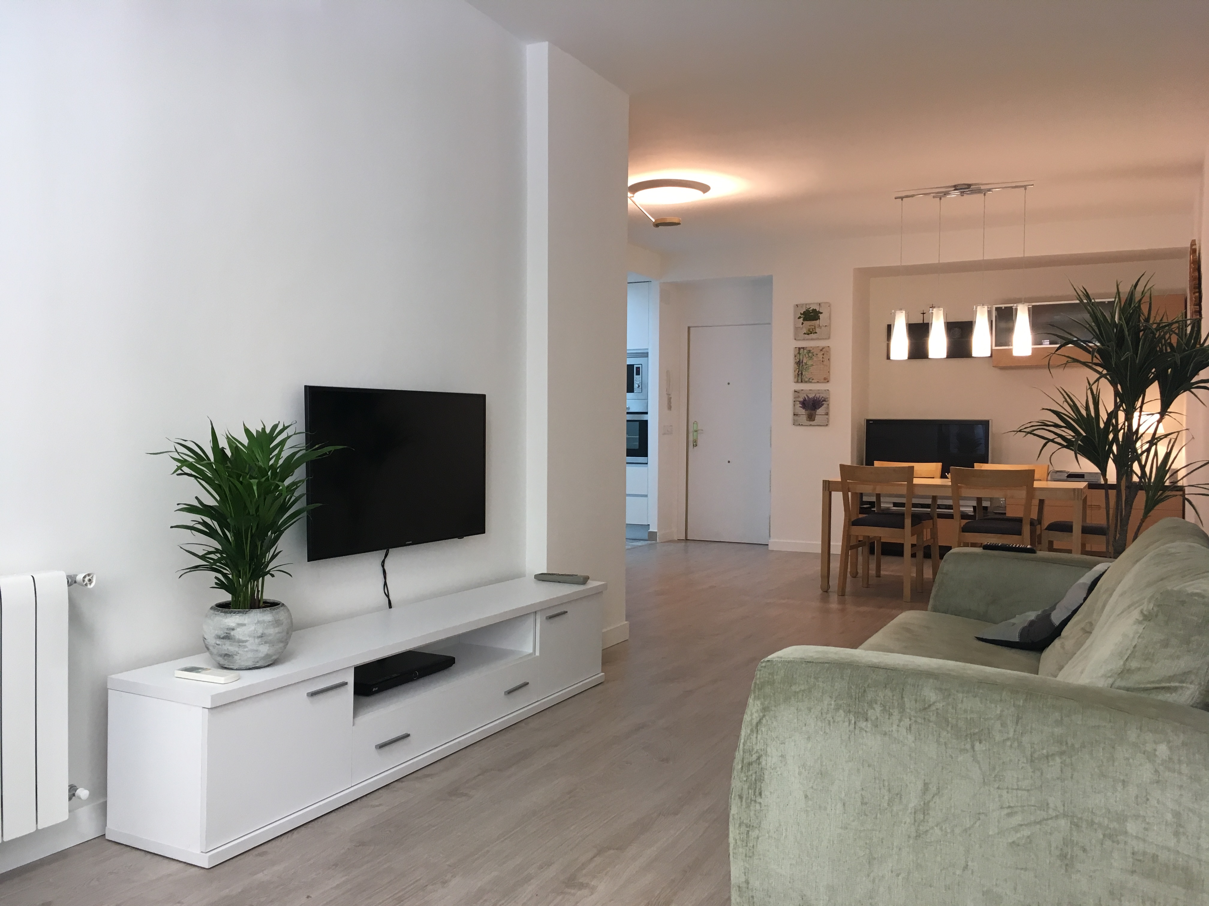Room in central apartment. Breakfast included in Palos de Moguer, Madrid