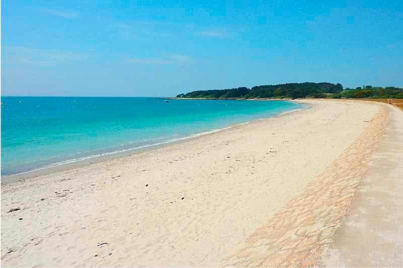 Family home 900m from the beach